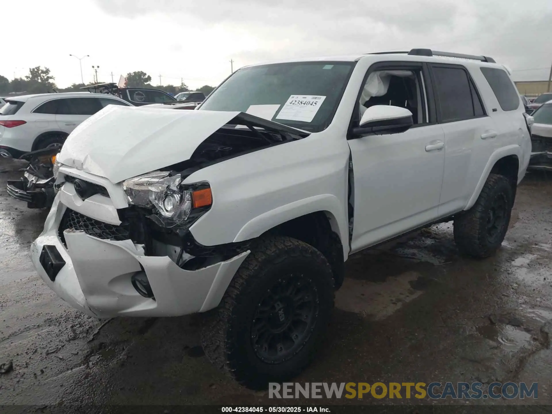 2 Photograph of a damaged car JTEBU5JR3K5698385 TOYOTA 4RUNNER 2019