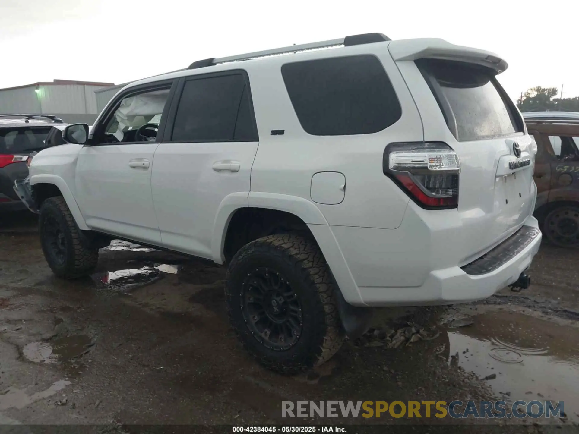 3 Photograph of a damaged car JTEBU5JR3K5698385 TOYOTA 4RUNNER 2019