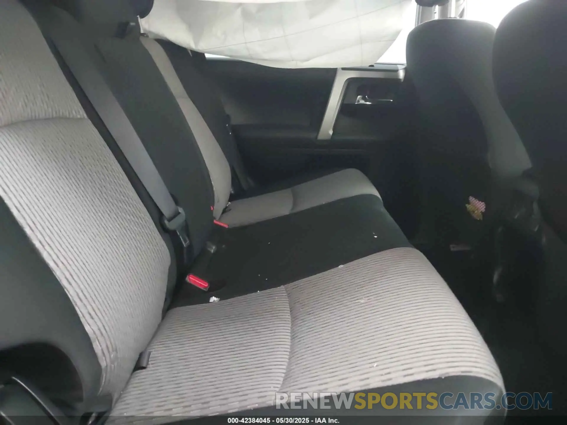 8 Photograph of a damaged car JTEBU5JR3K5698385 TOYOTA 4RUNNER 2019