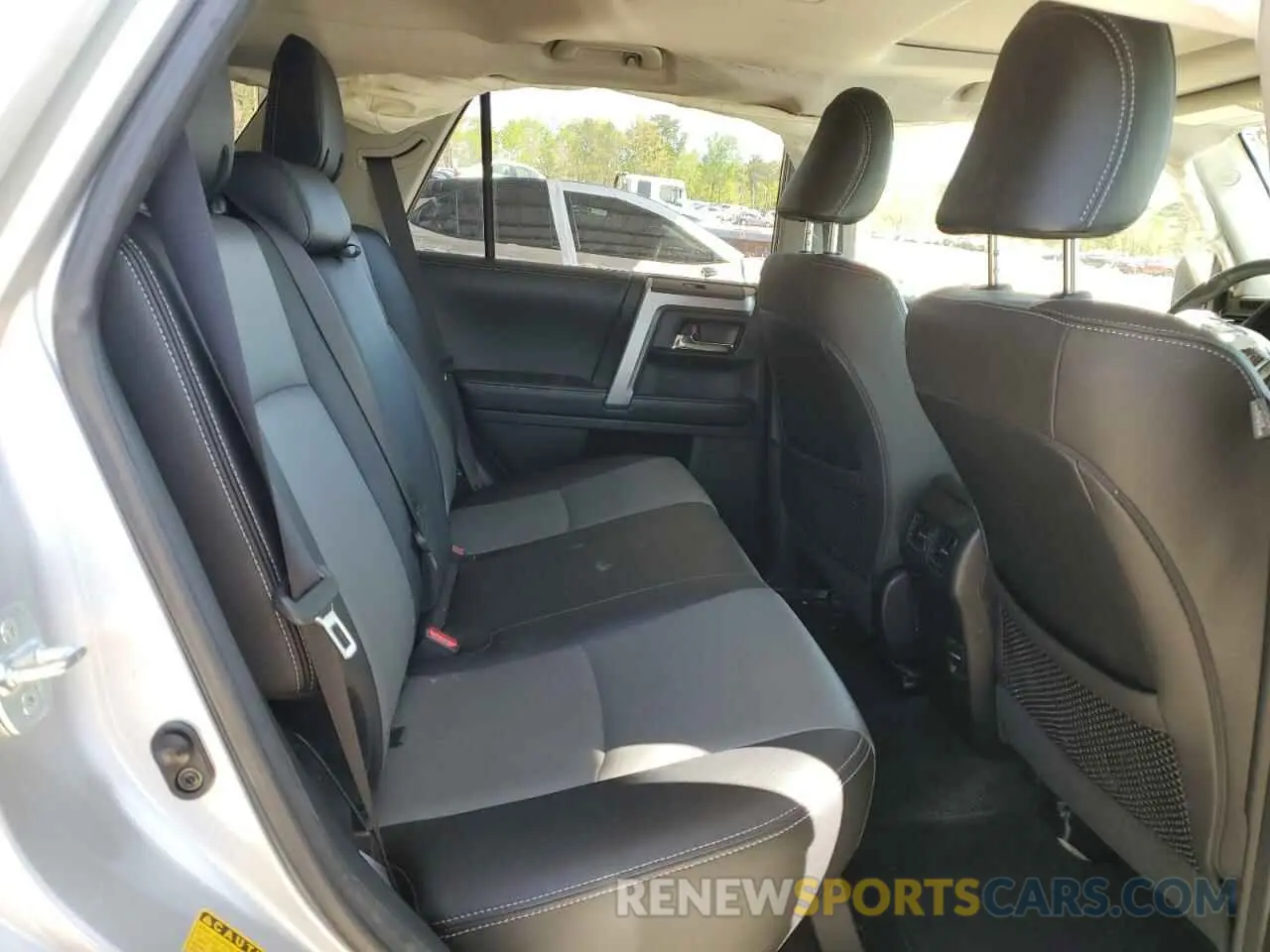 11 Photograph of a damaged car JTEBU5JR3K5699925 TOYOTA 4RUNNER 2019