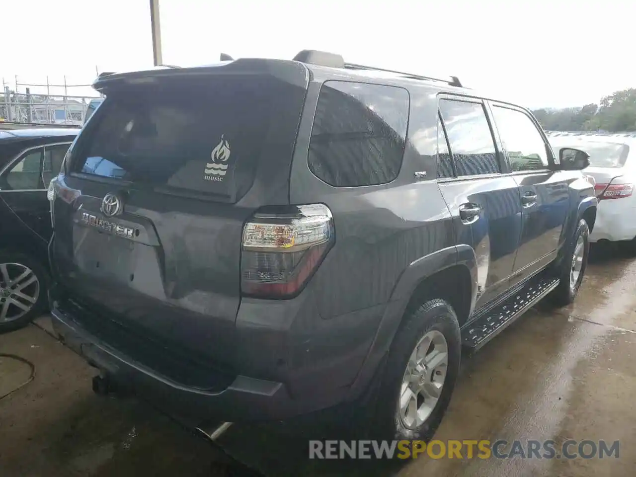 4 Photograph of a damaged car JTEBU5JR3K5709126 TOYOTA 4RUNNER 2019