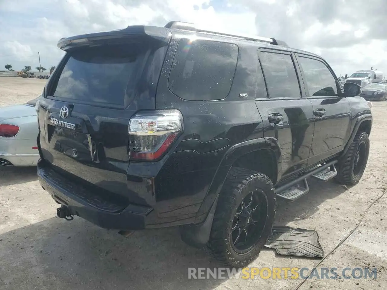 3 Photograph of a damaged car JTEBU5JR3K5721325 TOYOTA 4RUNNER 2019