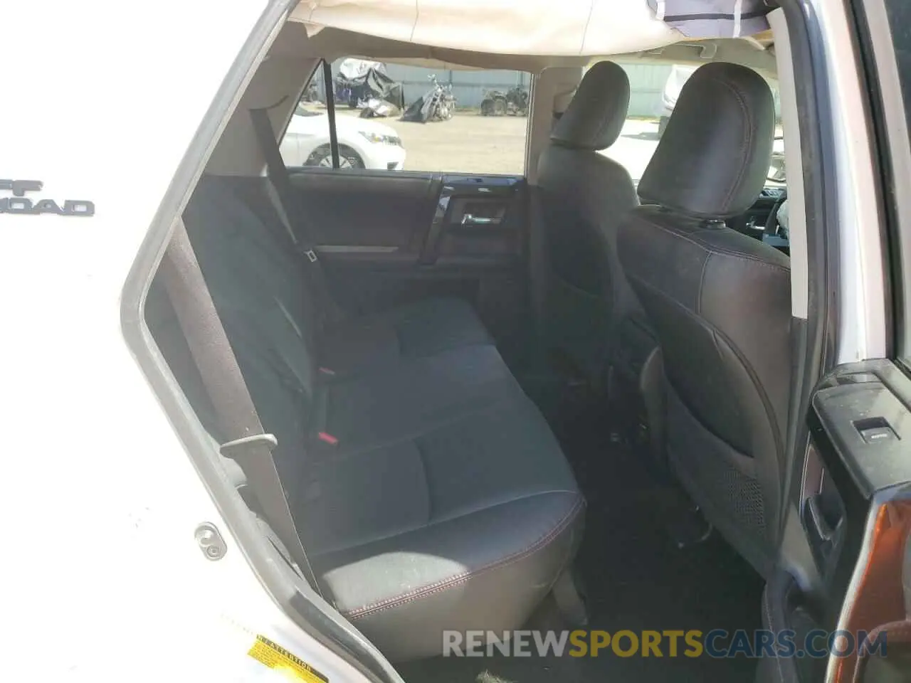 11 Photograph of a damaged car JTEBU5JR3K5731949 TOYOTA 4RUNNER 2019