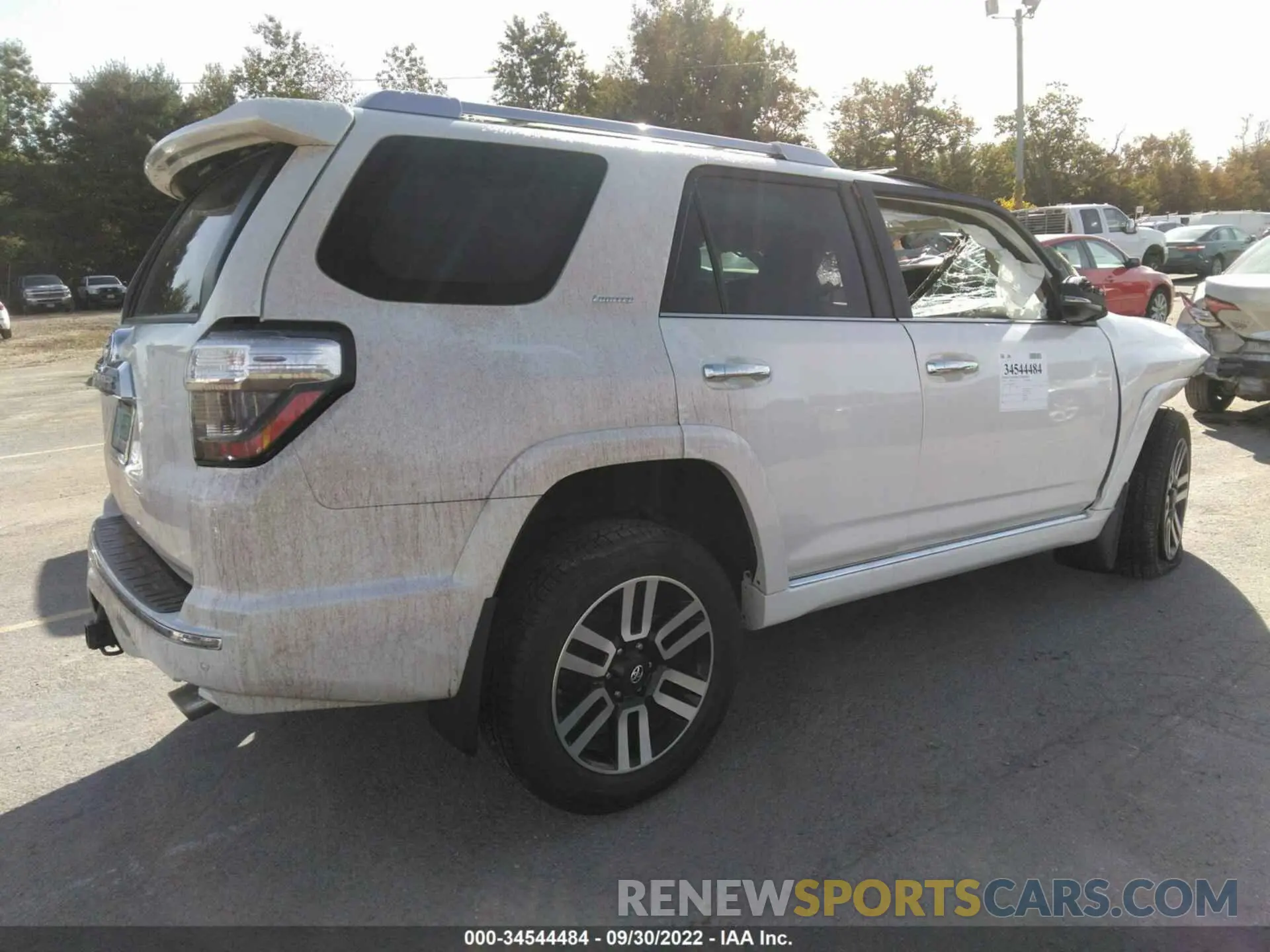 4 Photograph of a damaged car JTEBU5JR4K5611366 TOYOTA 4RUNNER 2019