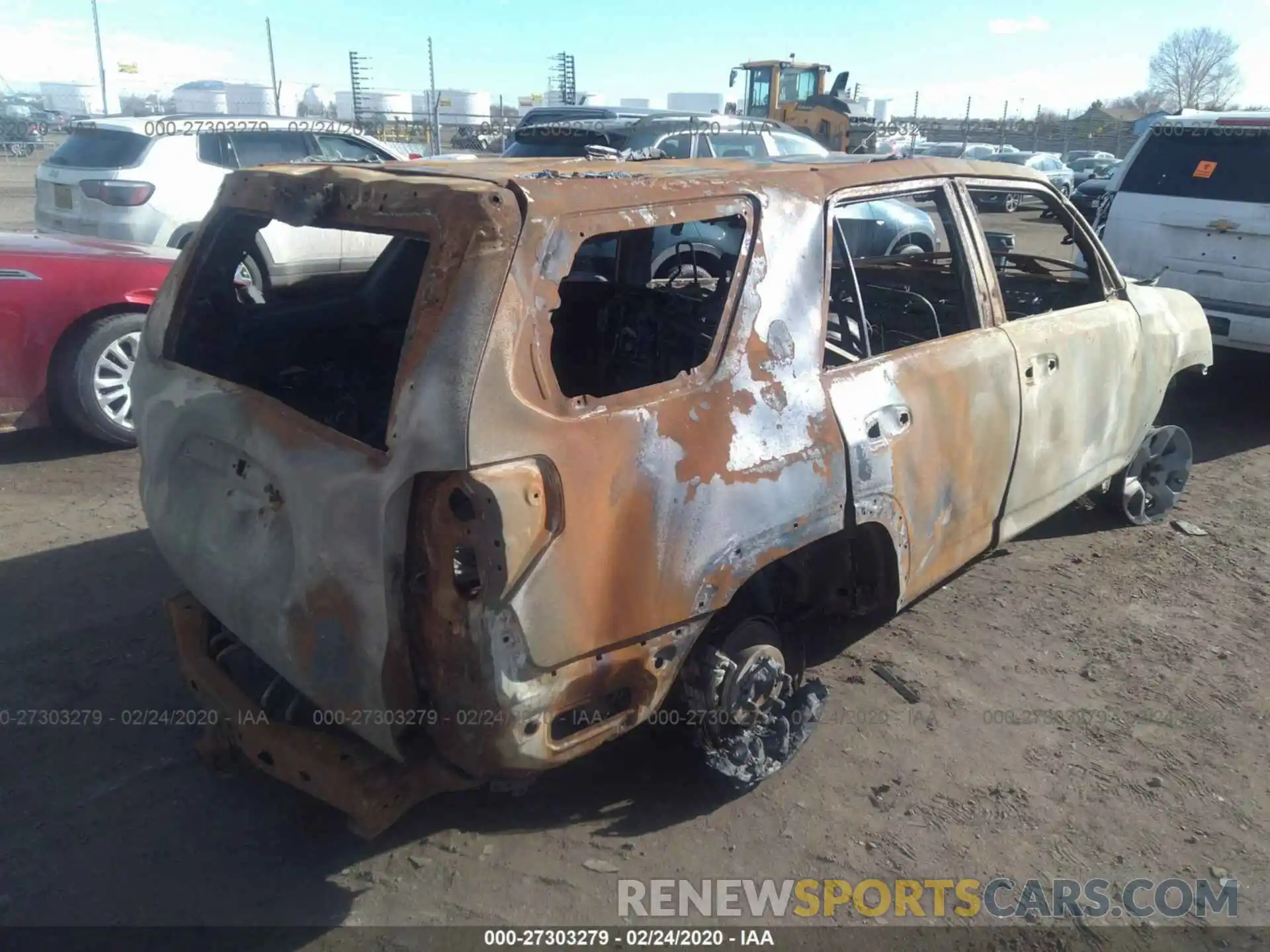 4 Photograph of a damaged car JTEBU5JR4K5613439 TOYOTA 4RUNNER 2019