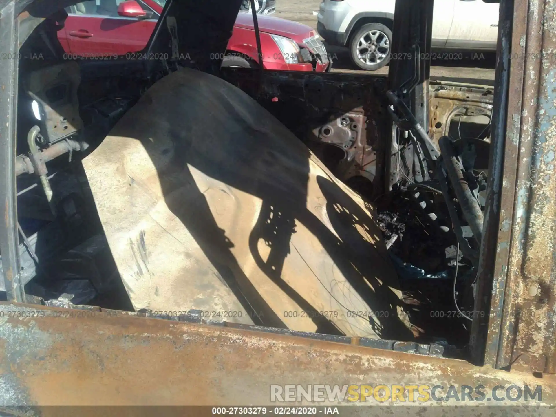 8 Photograph of a damaged car JTEBU5JR4K5613439 TOYOTA 4RUNNER 2019