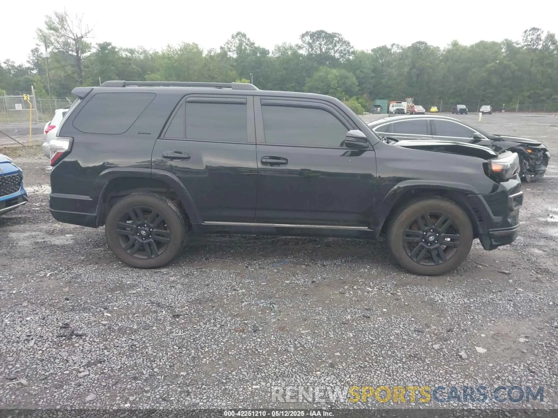 13 Photograph of a damaged car JTEBU5JR4K5615286 TOYOTA 4RUNNER 2019