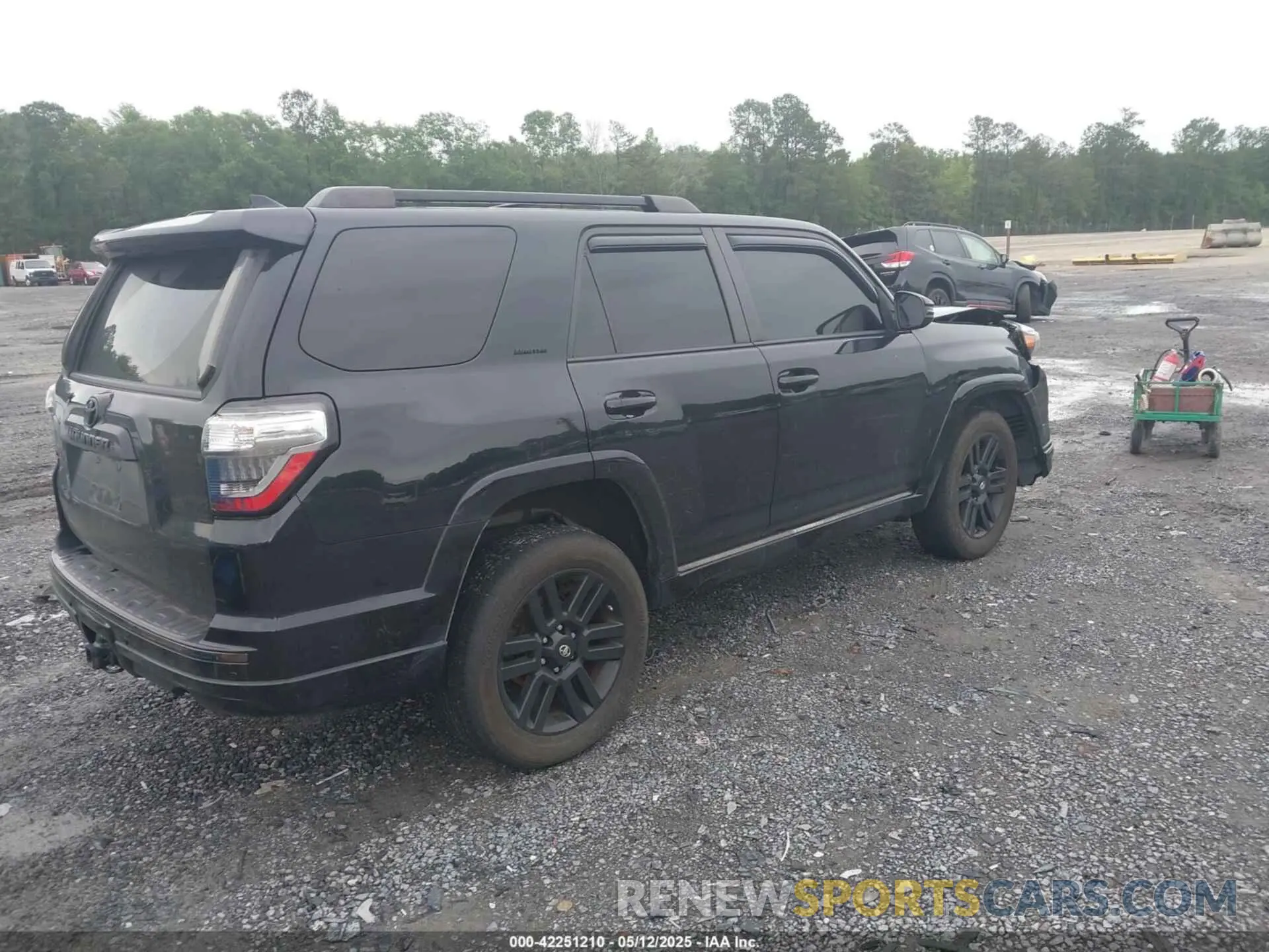 4 Photograph of a damaged car JTEBU5JR4K5615286 TOYOTA 4RUNNER 2019