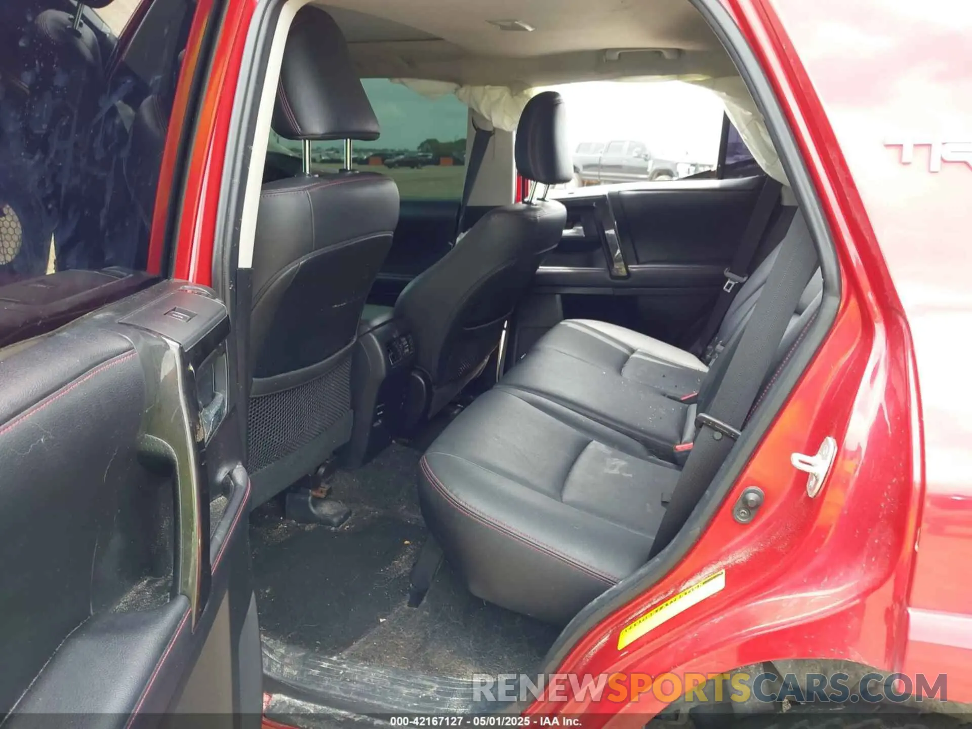8 Photograph of a damaged car JTEBU5JR4K5618964 TOYOTA 4RUNNER 2019