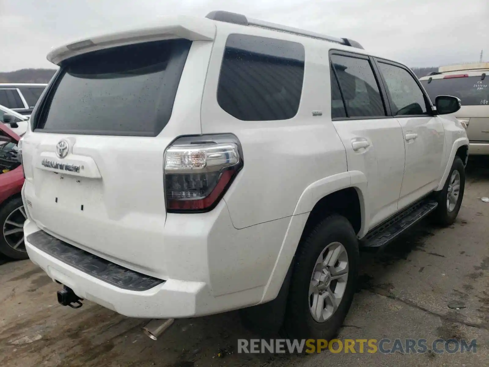 4 Photograph of a damaged car JTEBU5JR4K5630581 TOYOTA 4RUNNER 2019