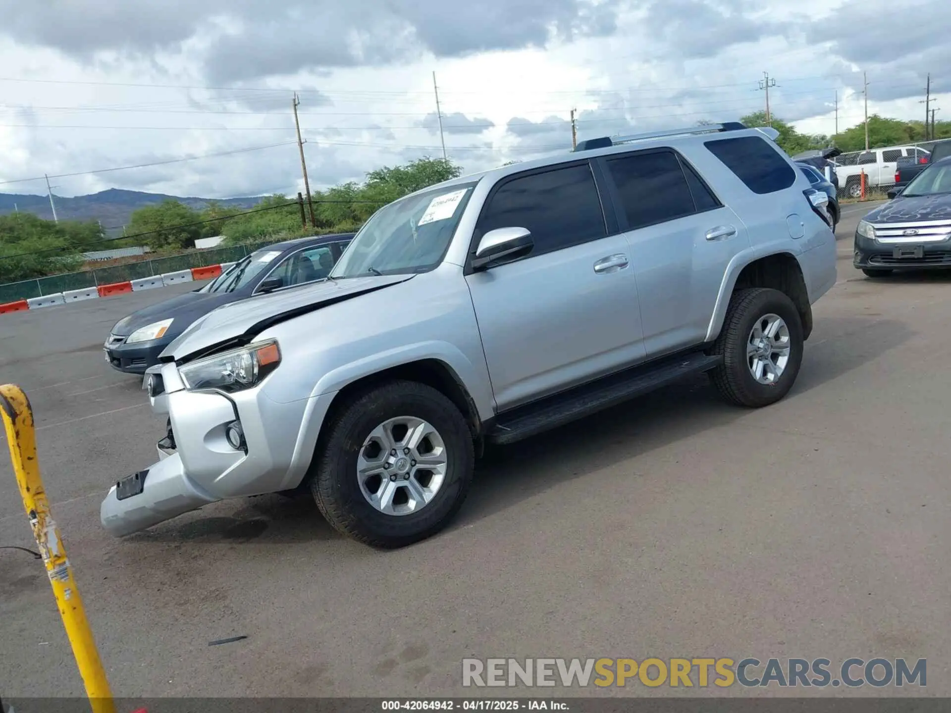 2 Photograph of a damaged car JTEBU5JR4K5632833 TOYOTA 4RUNNER 2019