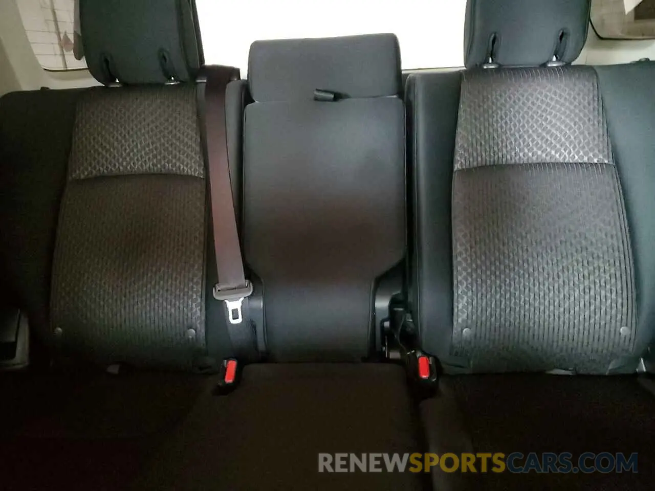 10 Photograph of a damaged car JTEBU5JR4K5639457 TOYOTA 4RUNNER 2019