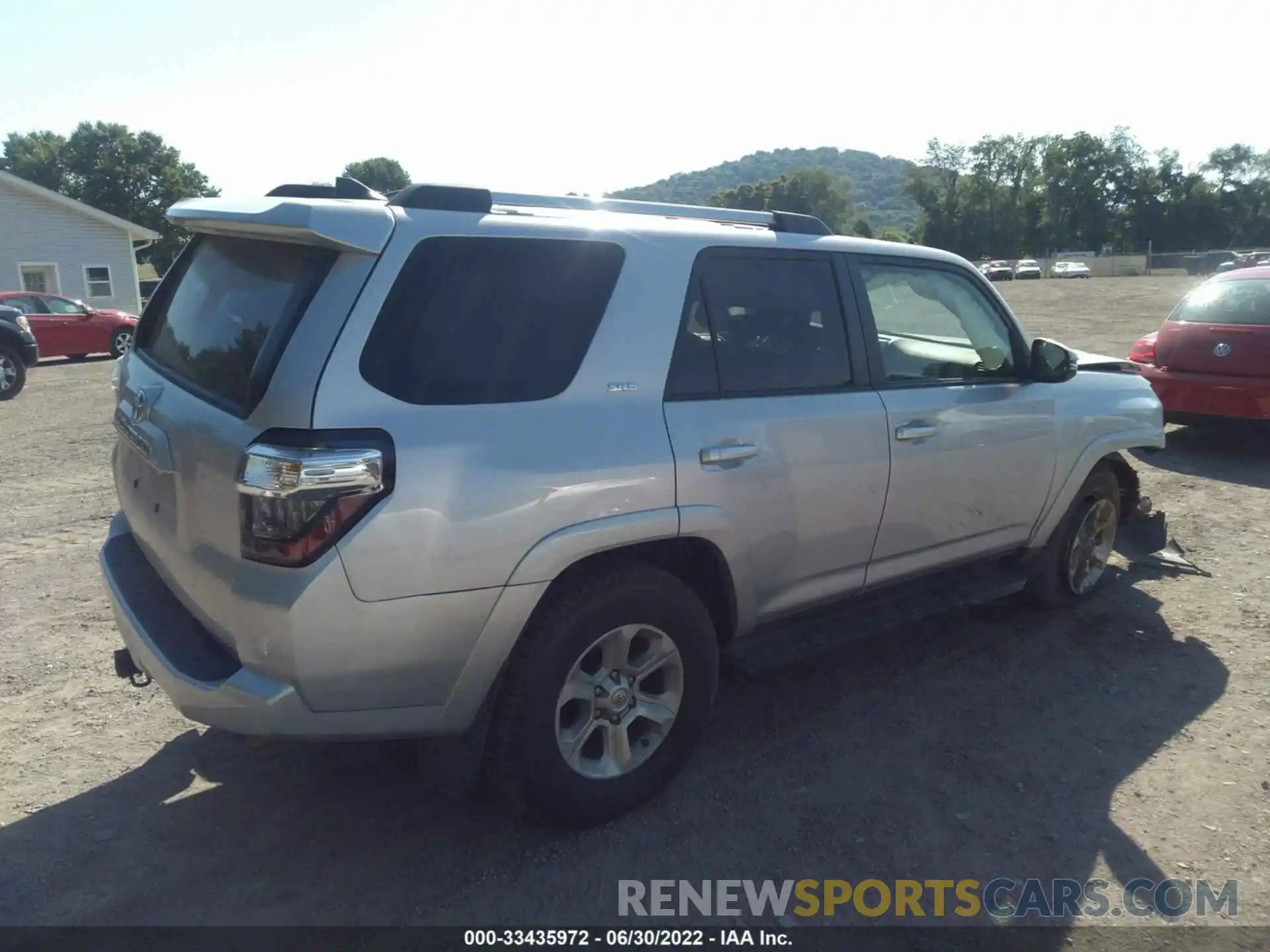 4 Photograph of a damaged car JTEBU5JR4K5650040 TOYOTA 4RUNNER 2019