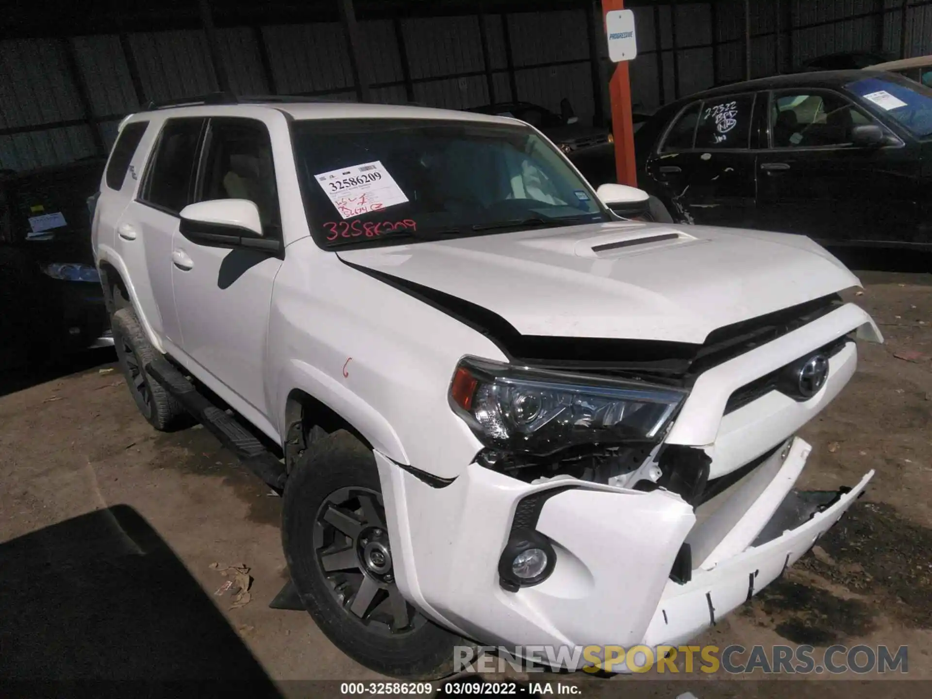 1 Photograph of a damaged car JTEBU5JR4K5663645 TOYOTA 4RUNNER 2019