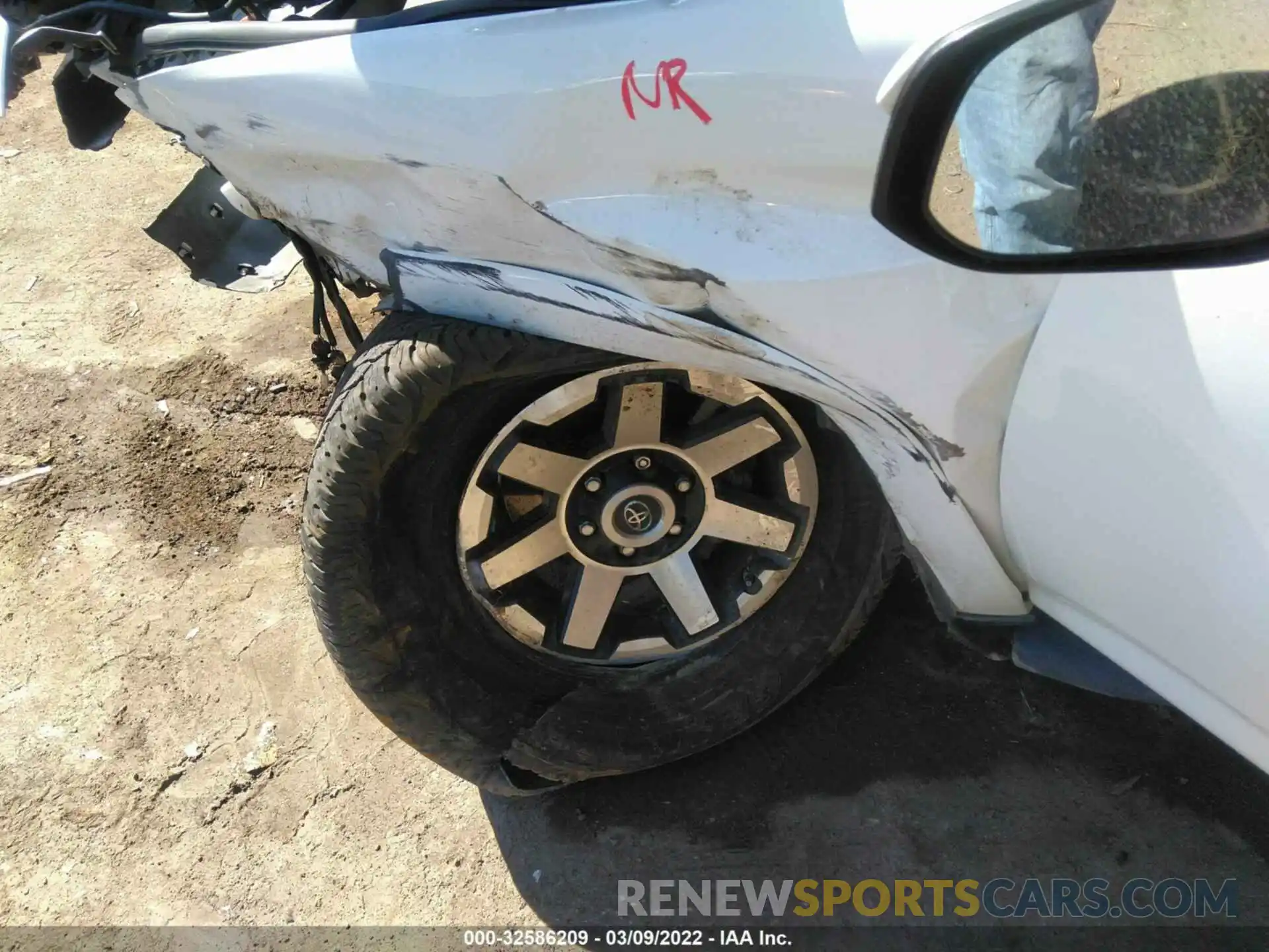 12 Photograph of a damaged car JTEBU5JR4K5663645 TOYOTA 4RUNNER 2019