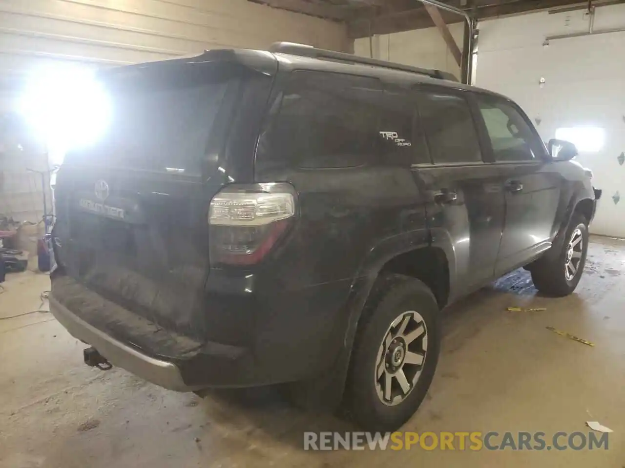 4 Photograph of a damaged car JTEBU5JR4K5670627 TOYOTA 4RUNNER 2019