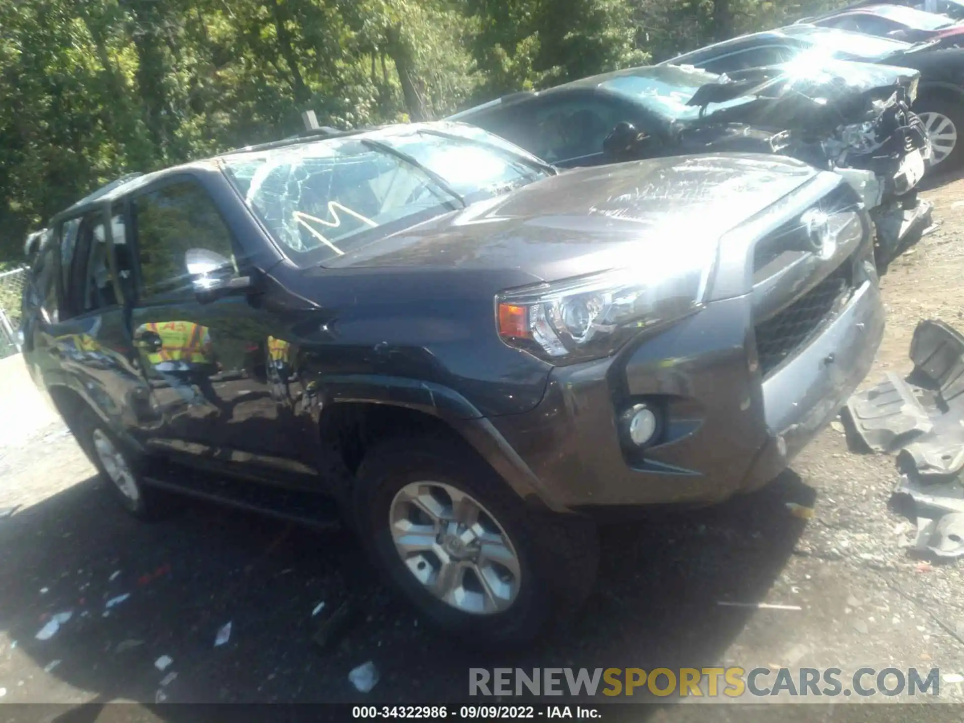 1 Photograph of a damaged car JTEBU5JR4K5672832 TOYOTA 4RUNNER 2019