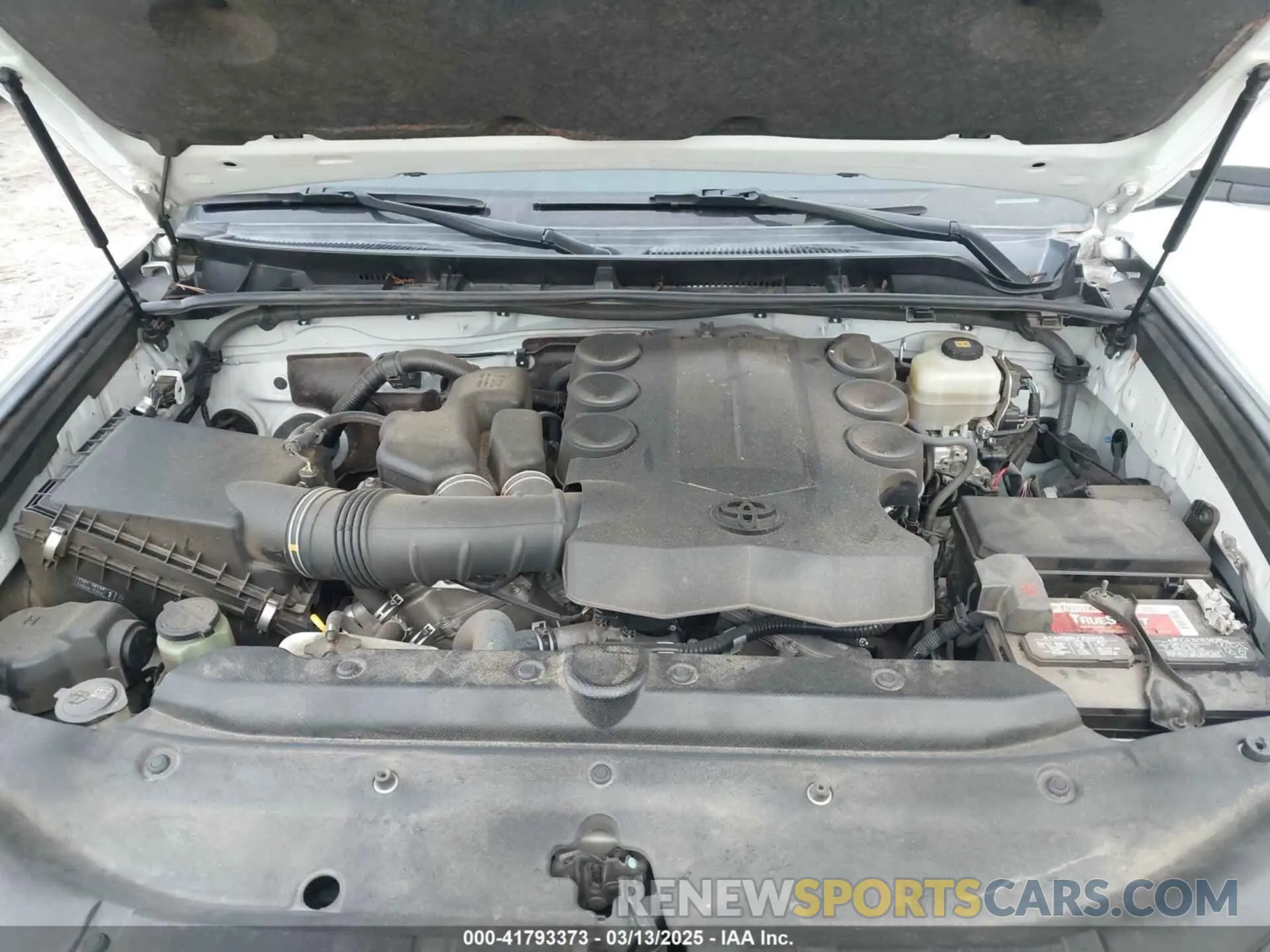 10 Photograph of a damaged car JTEBU5JR4K5679277 TOYOTA 4RUNNER 2019