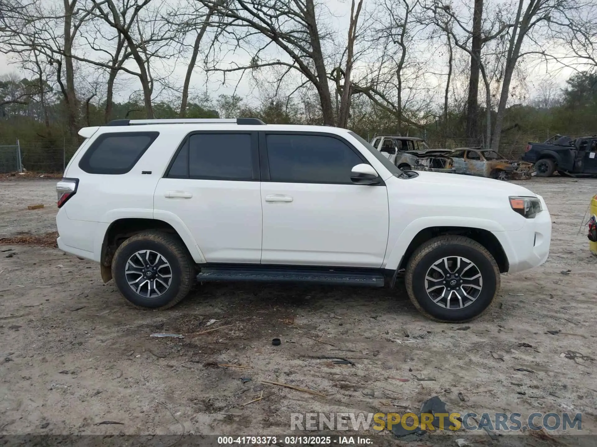 13 Photograph of a damaged car JTEBU5JR4K5679277 TOYOTA 4RUNNER 2019