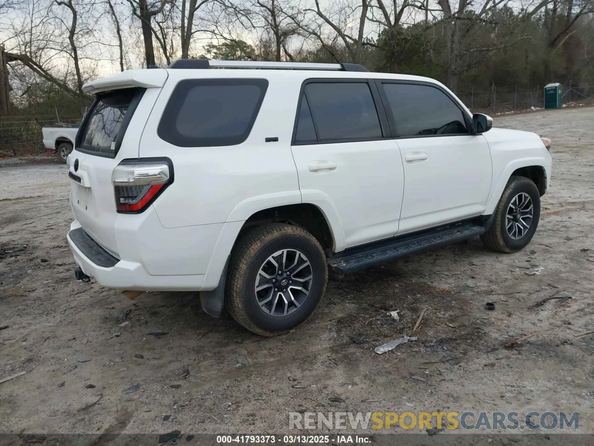 4 Photograph of a damaged car JTEBU5JR4K5679277 TOYOTA 4RUNNER 2019