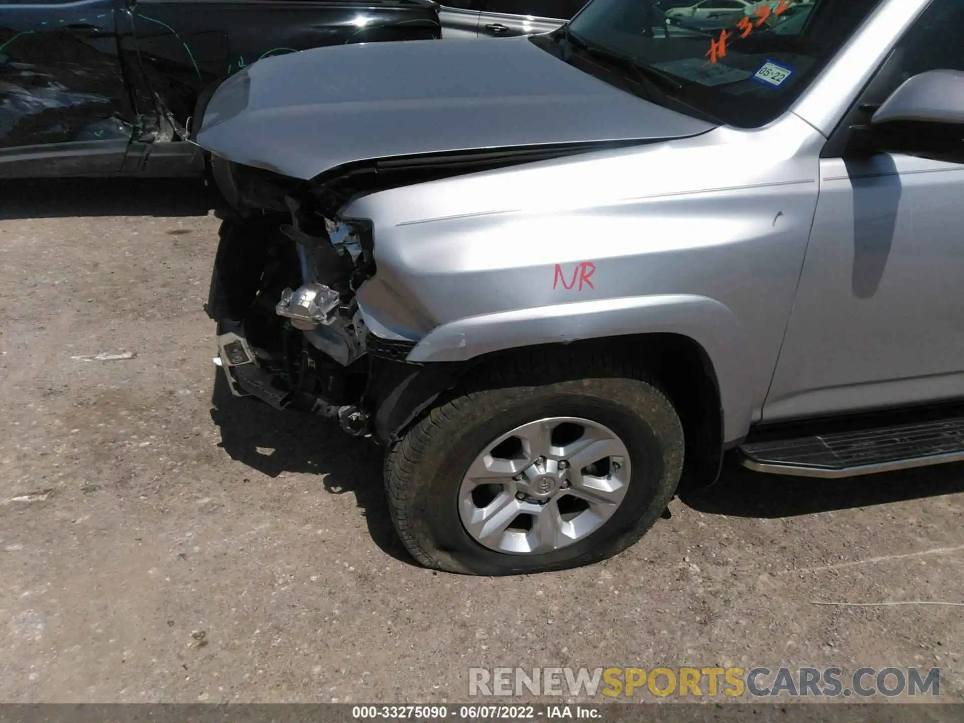 13 Photograph of a damaged car JTEBU5JR4K5688660 TOYOTA 4RUNNER 2019