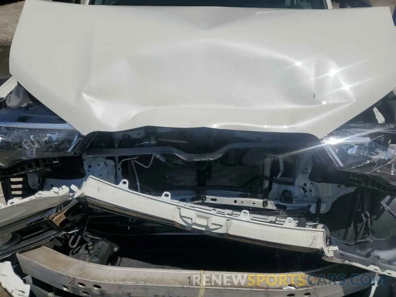 11 Photograph of a damaged car JTEBU5JR4K5696399 TOYOTA 4RUNNER 2019