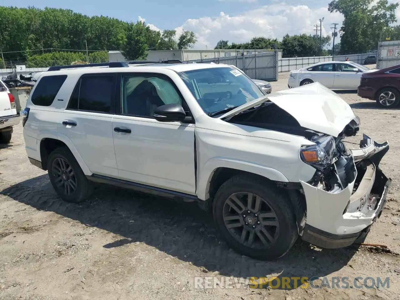 4 Photograph of a damaged car JTEBU5JR4K5696399 TOYOTA 4RUNNER 2019