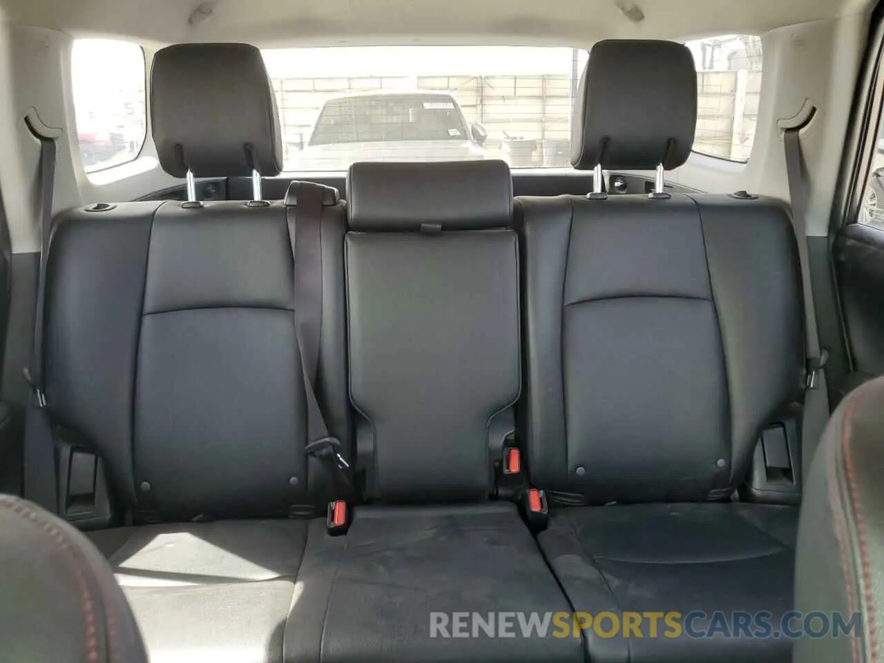 10 Photograph of a damaged car JTEBU5JR4K5701505 TOYOTA 4RUNNER 2019
