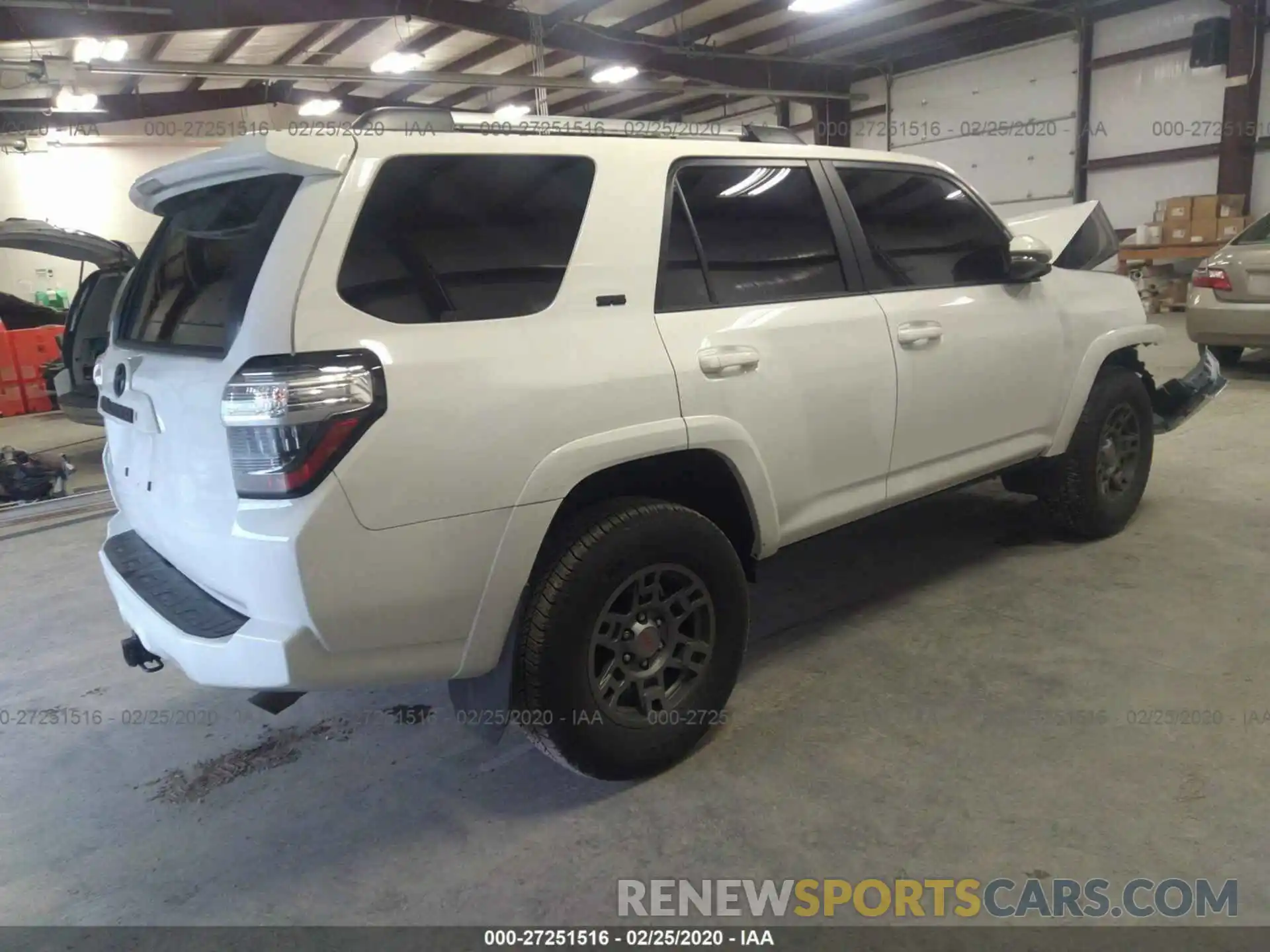 4 Photograph of a damaged car JTEBU5JR4K5709636 TOYOTA 4RUNNER 2019