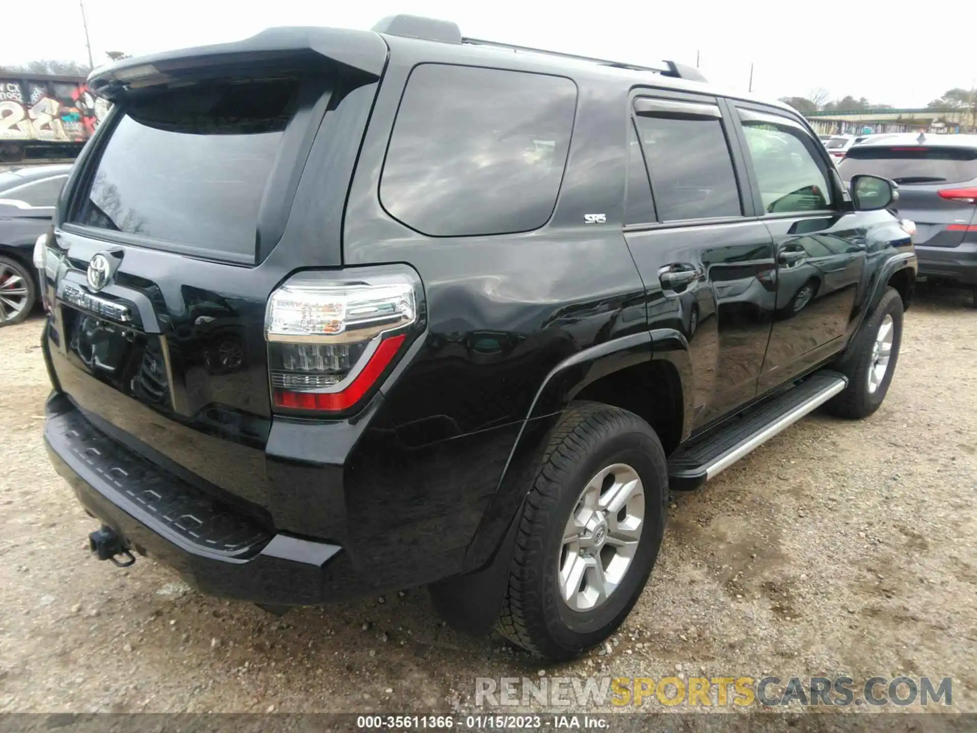 4 Photograph of a damaged car JTEBU5JR4K5712360 TOYOTA 4RUNNER 2019