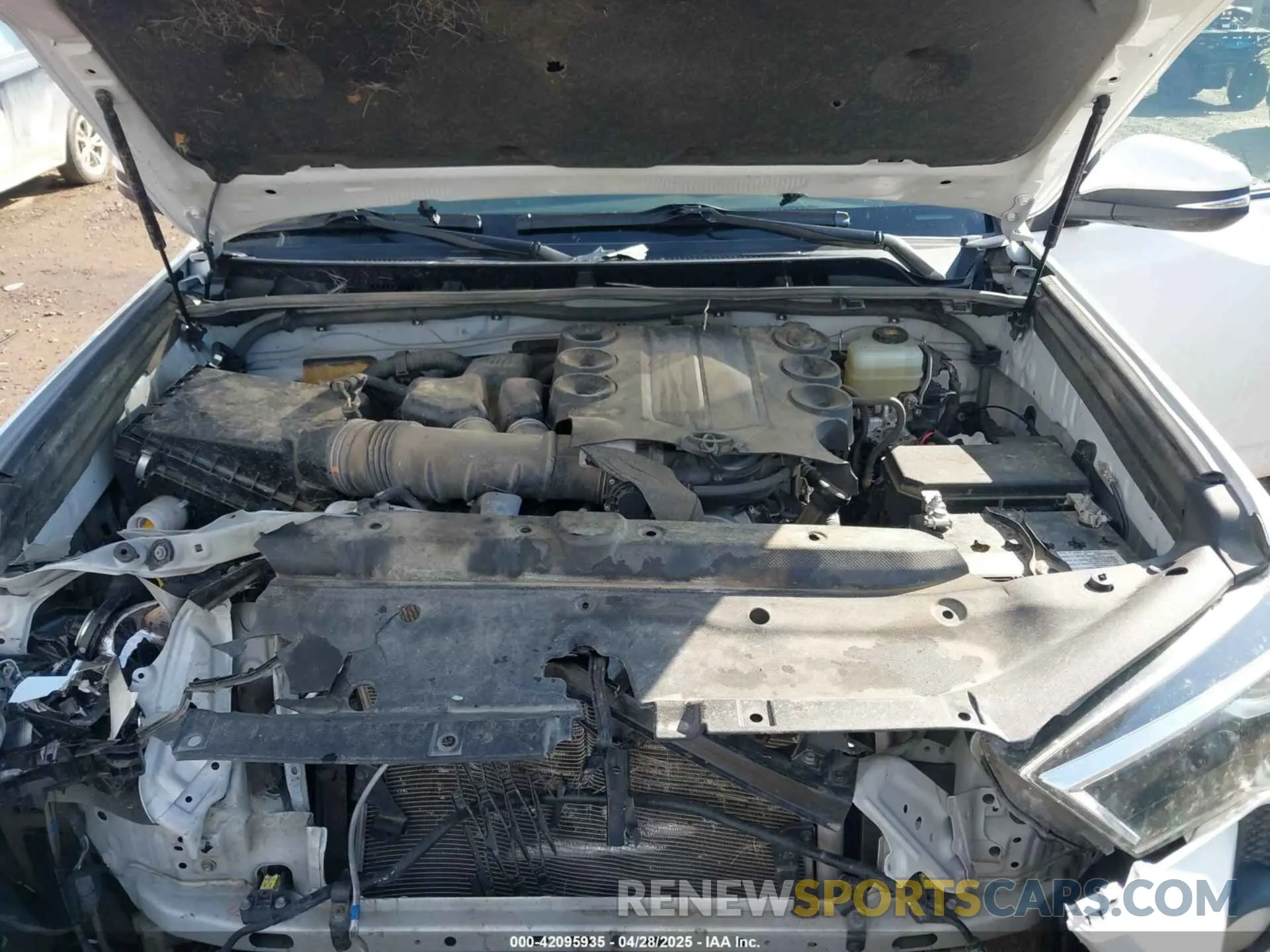 10 Photograph of a damaged car JTEBU5JR4K5713136 TOYOTA 4RUNNER 2019