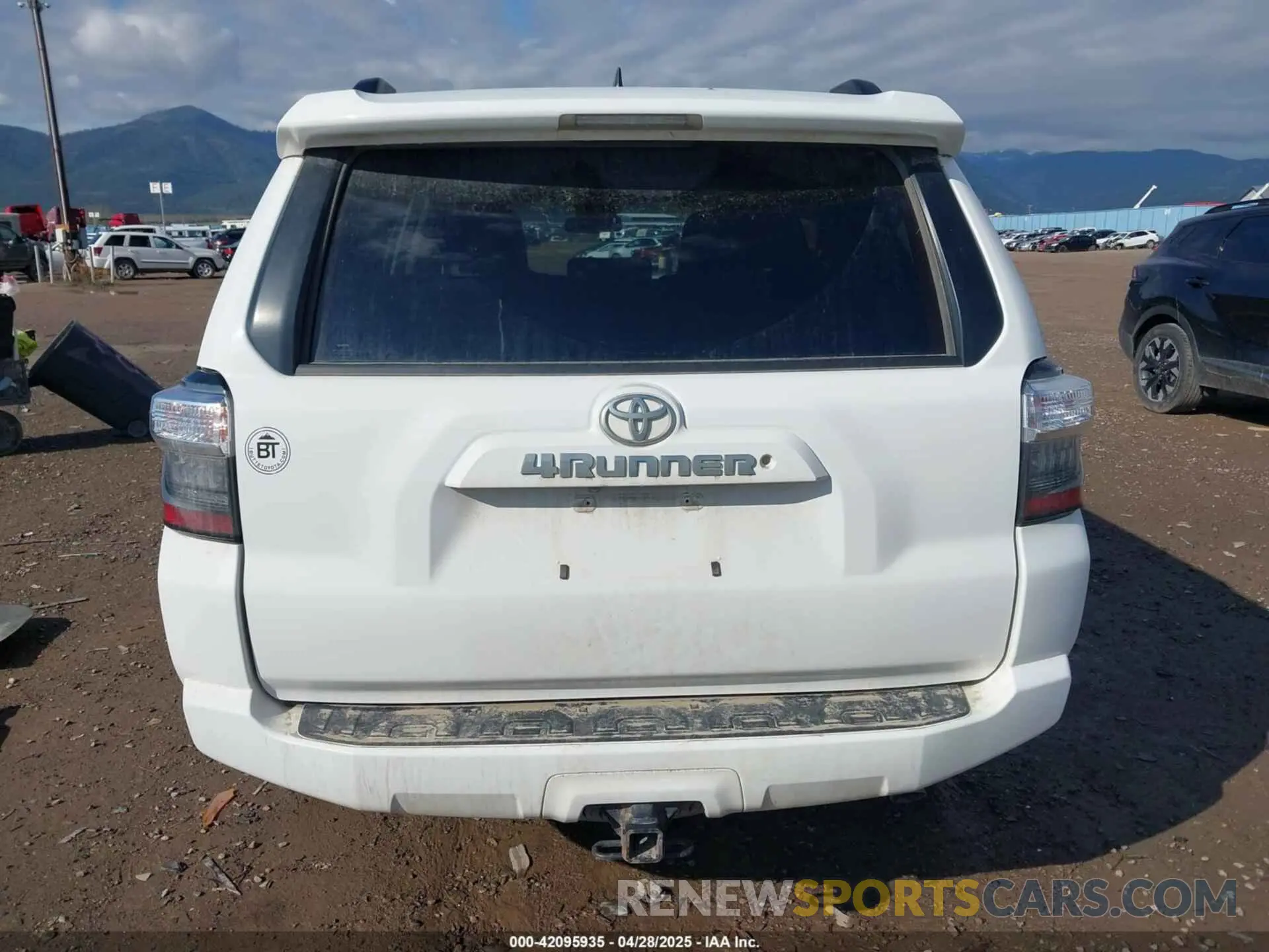16 Photograph of a damaged car JTEBU5JR4K5713136 TOYOTA 4RUNNER 2019
