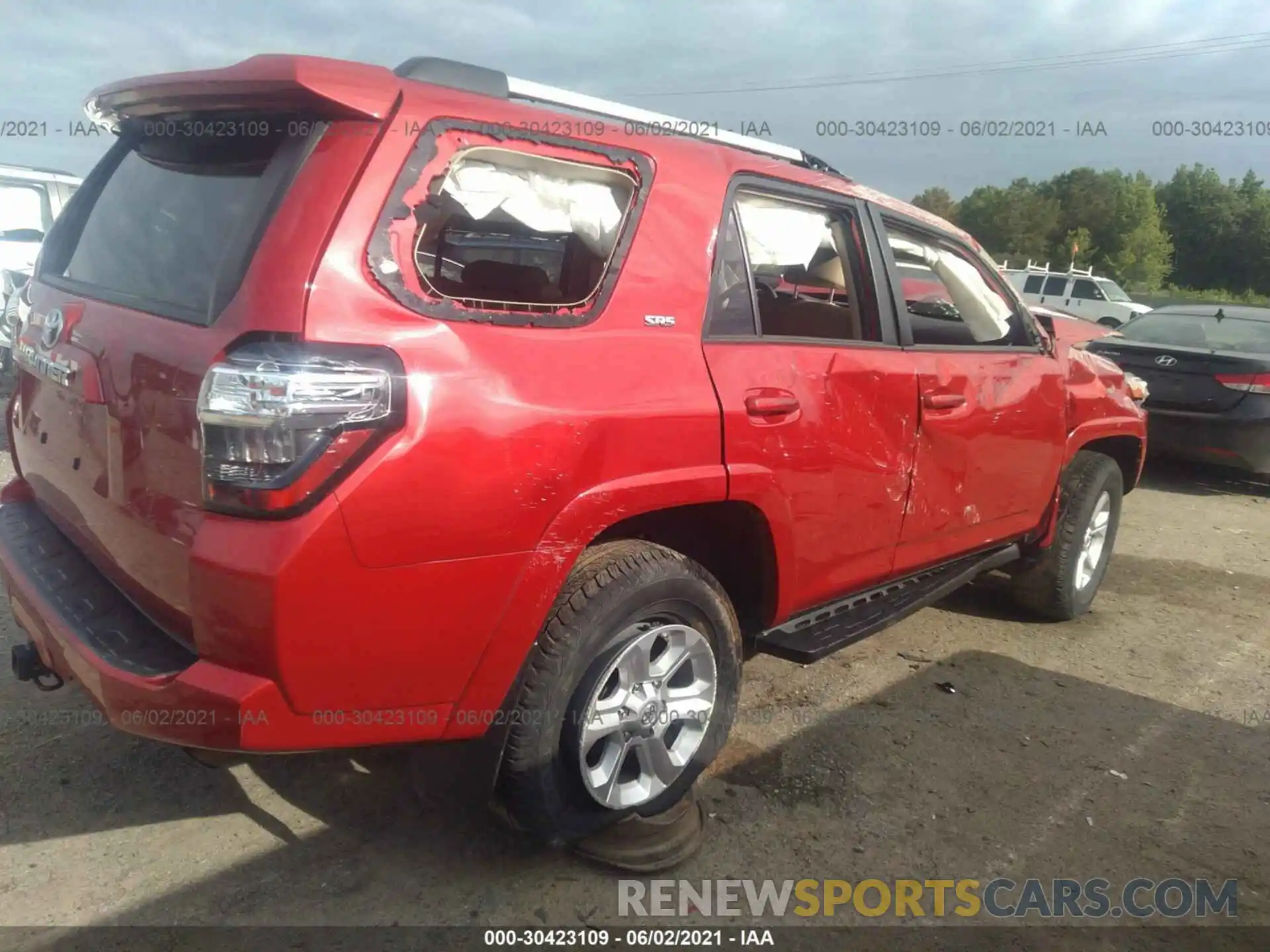 4 Photograph of a damaged car JTEBU5JR4K5713511 TOYOTA 4RUNNER 2019