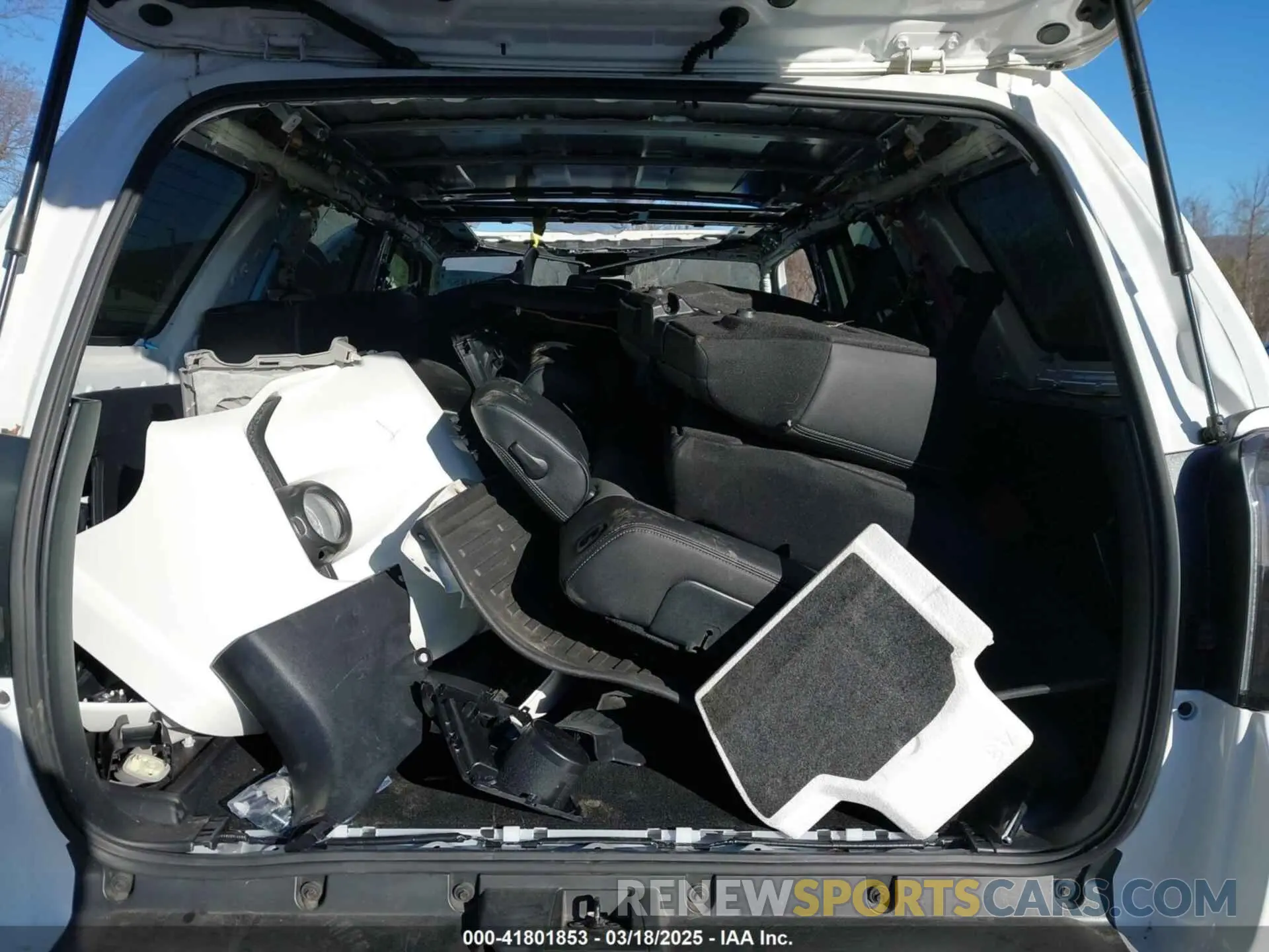 12 Photograph of a damaged car JTEBU5JR4K5726940 TOYOTA 4RUNNER 2019