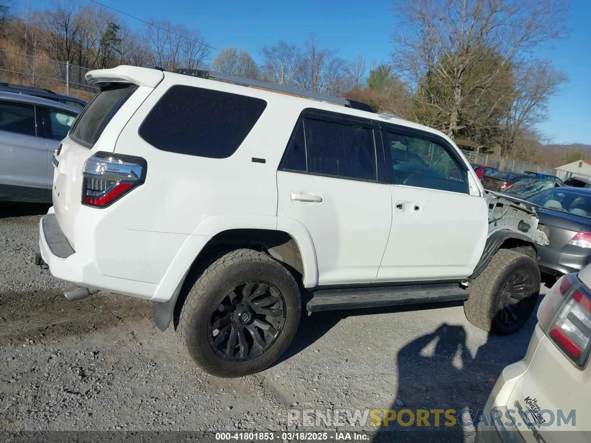 14 Photograph of a damaged car JTEBU5JR4K5726940 TOYOTA 4RUNNER 2019