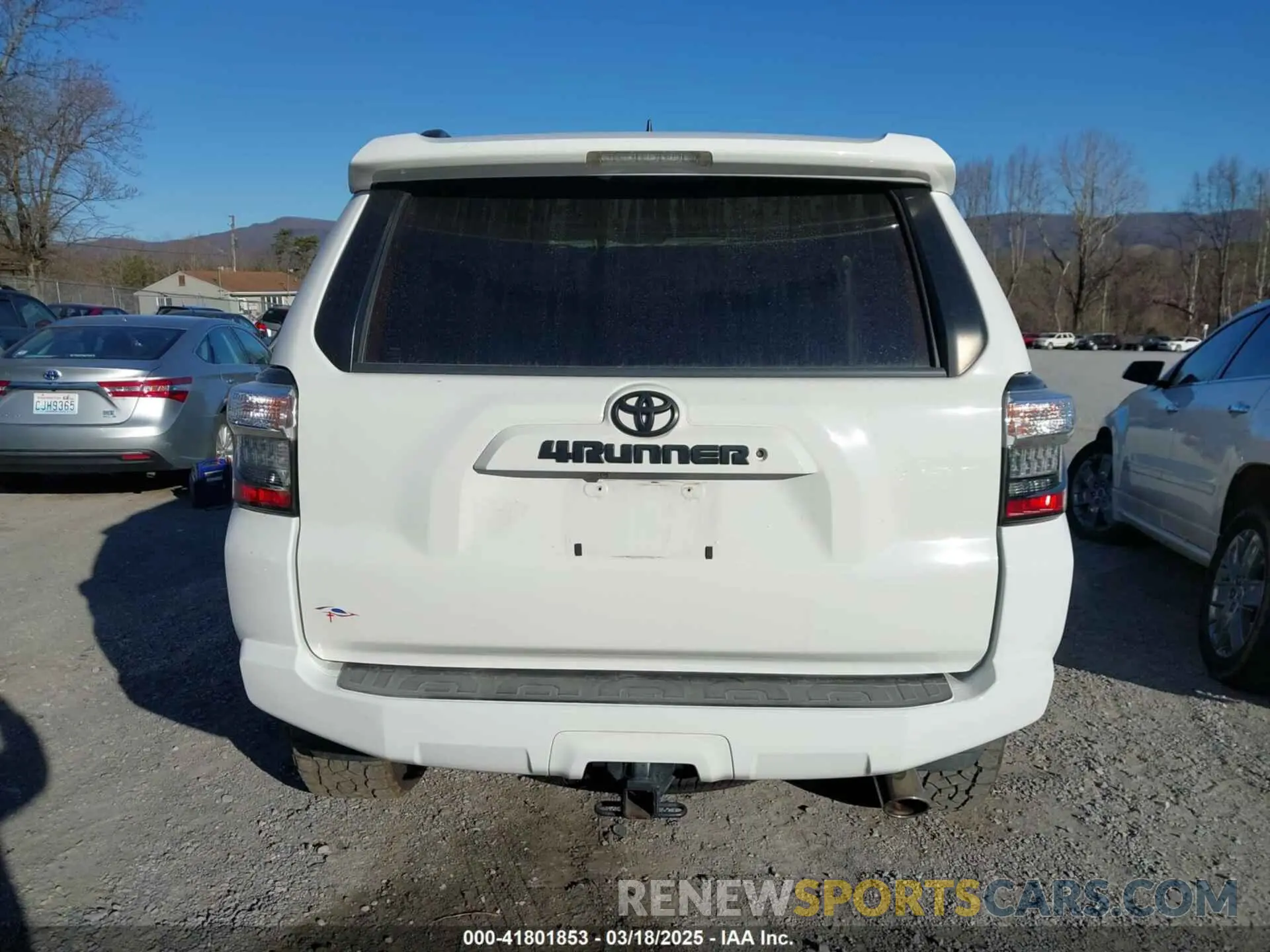 17 Photograph of a damaged car JTEBU5JR4K5726940 TOYOTA 4RUNNER 2019