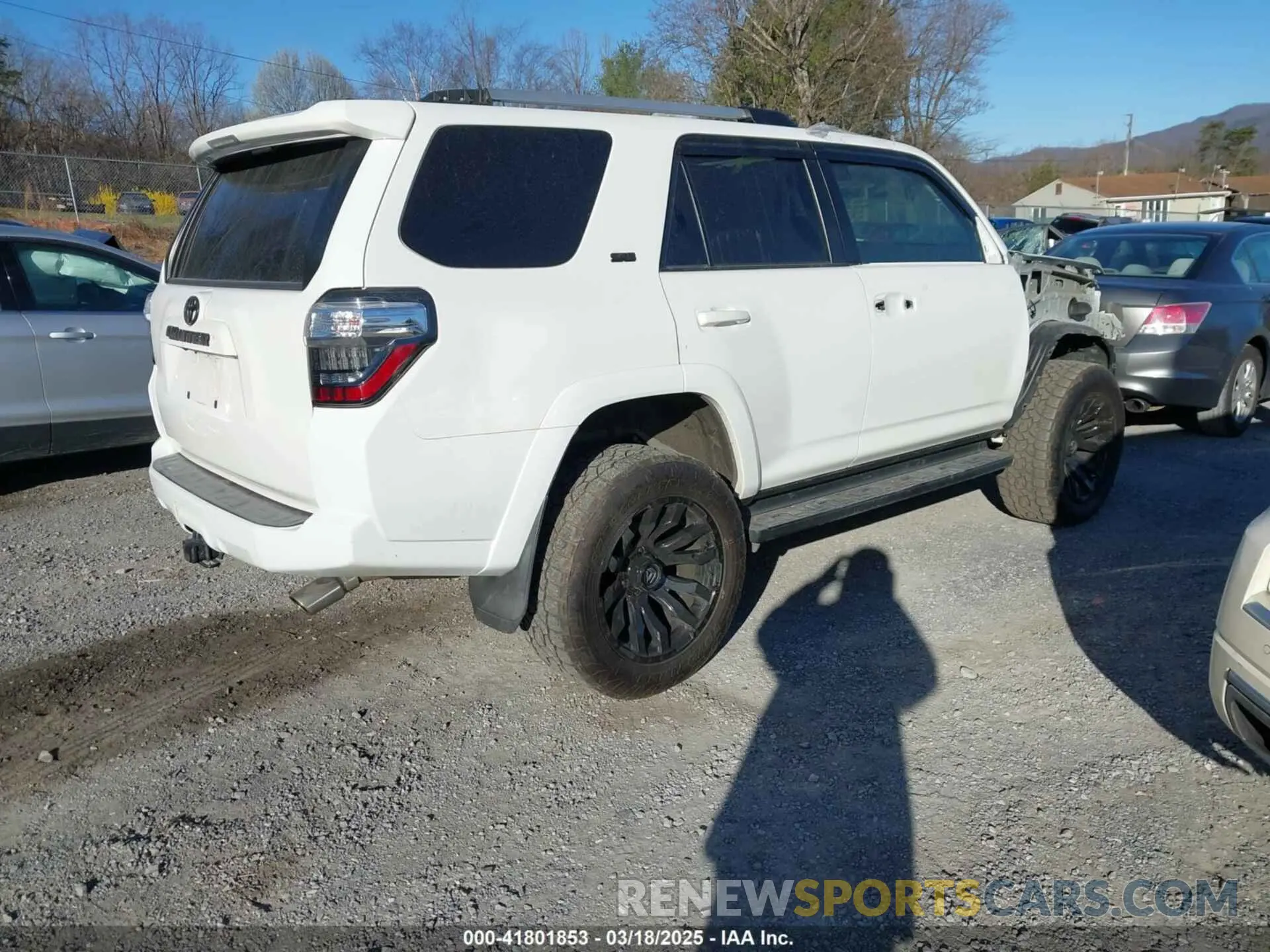 4 Photograph of a damaged car JTEBU5JR4K5726940 TOYOTA 4RUNNER 2019