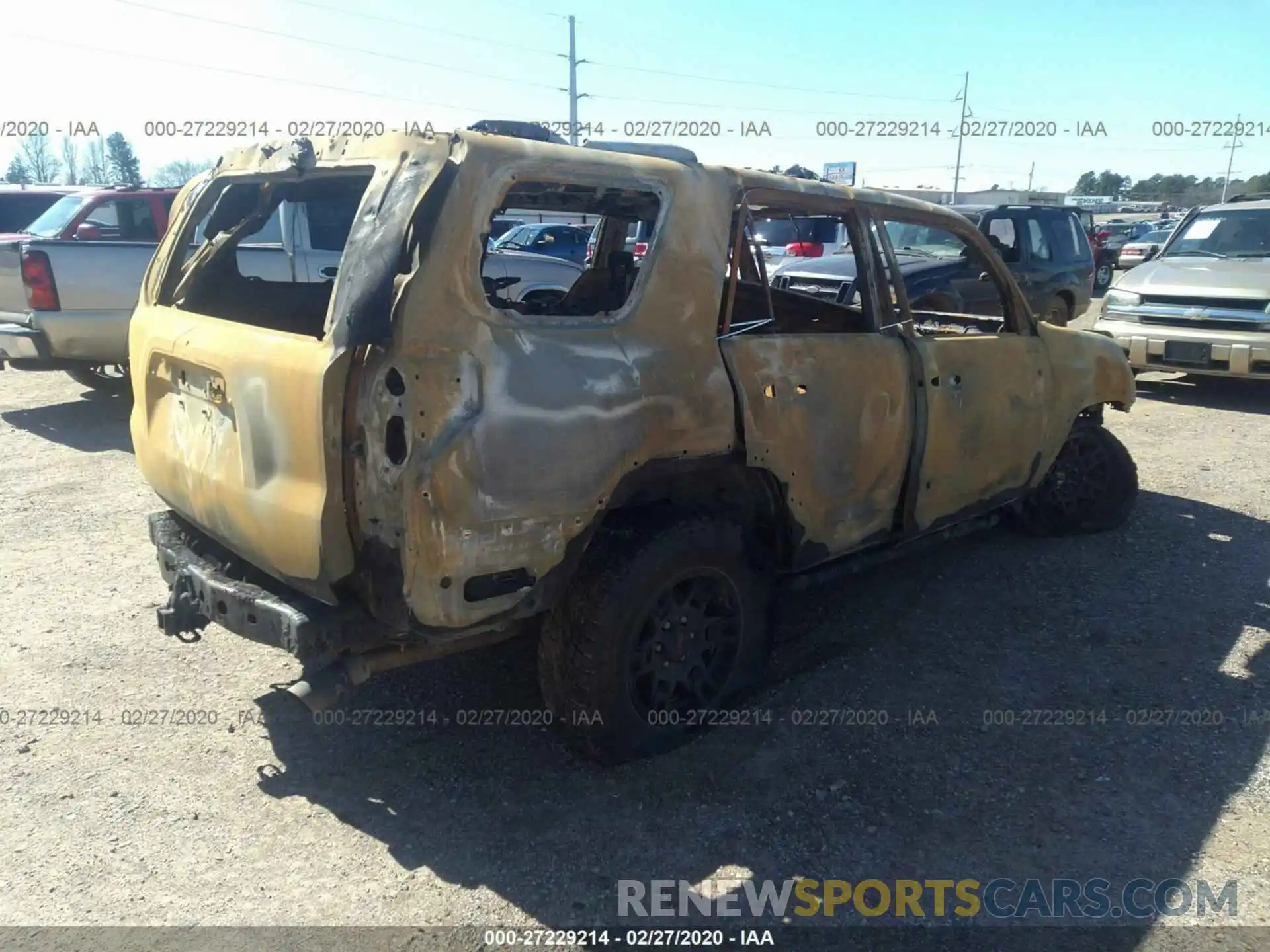 4 Photograph of a damaged car JTEBU5JR4K5729868 TOYOTA 4RUNNER 2019