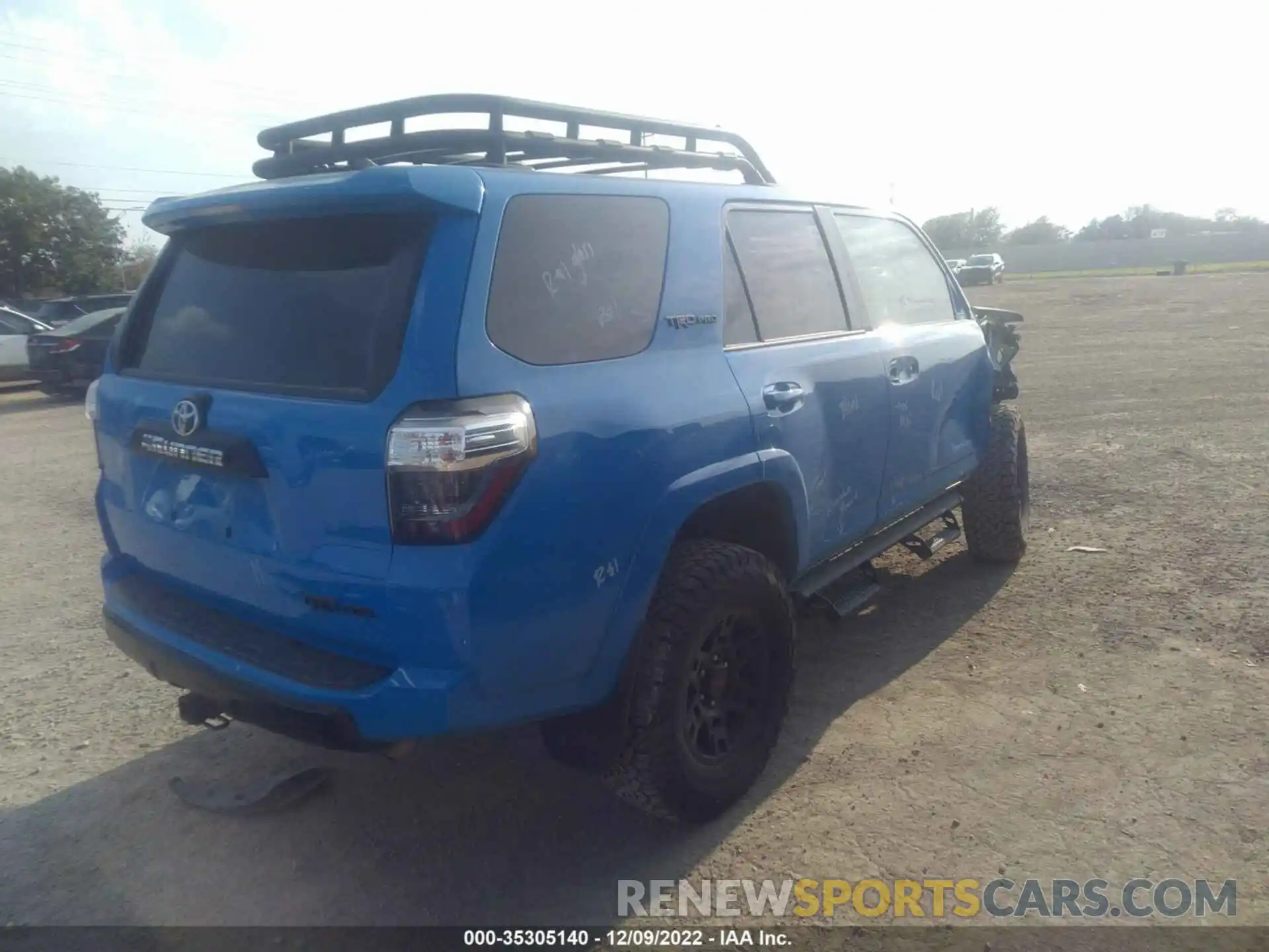 4 Photograph of a damaged car JTEBU5JR5K5612851 TOYOTA 4RUNNER 2019