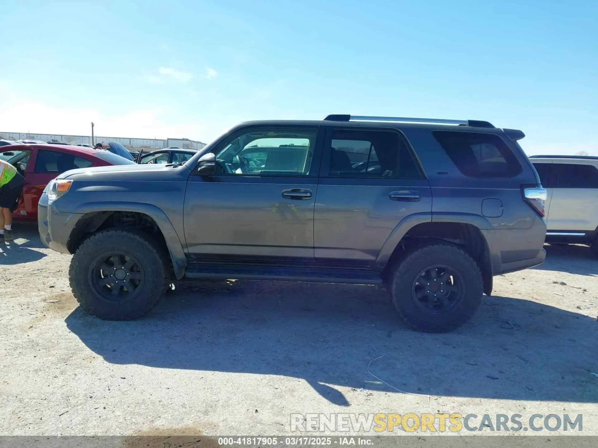 14 Photograph of a damaged car JTEBU5JR5K5616527 TOYOTA 4RUNNER 2019