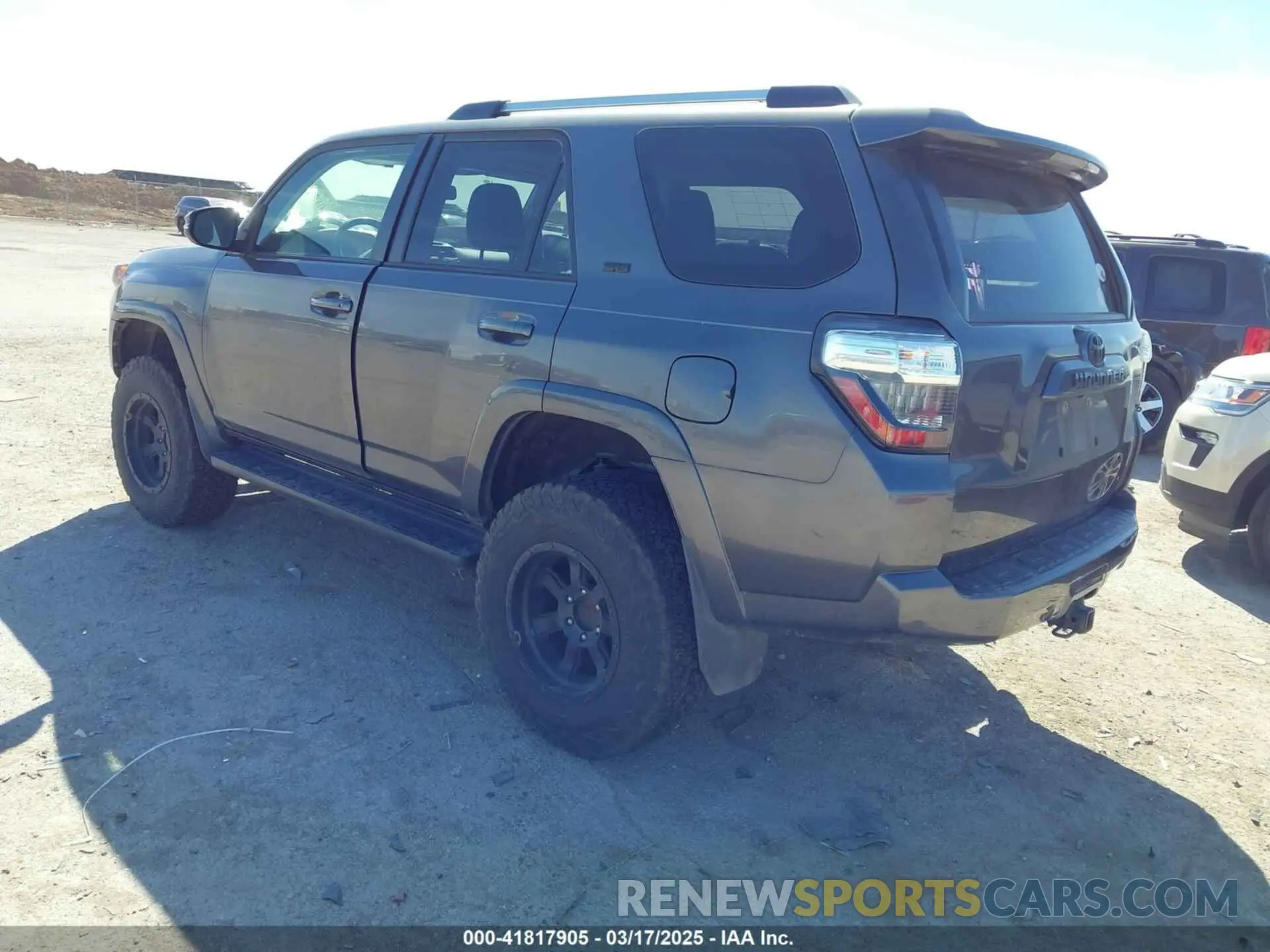 3 Photograph of a damaged car JTEBU5JR5K5616527 TOYOTA 4RUNNER 2019