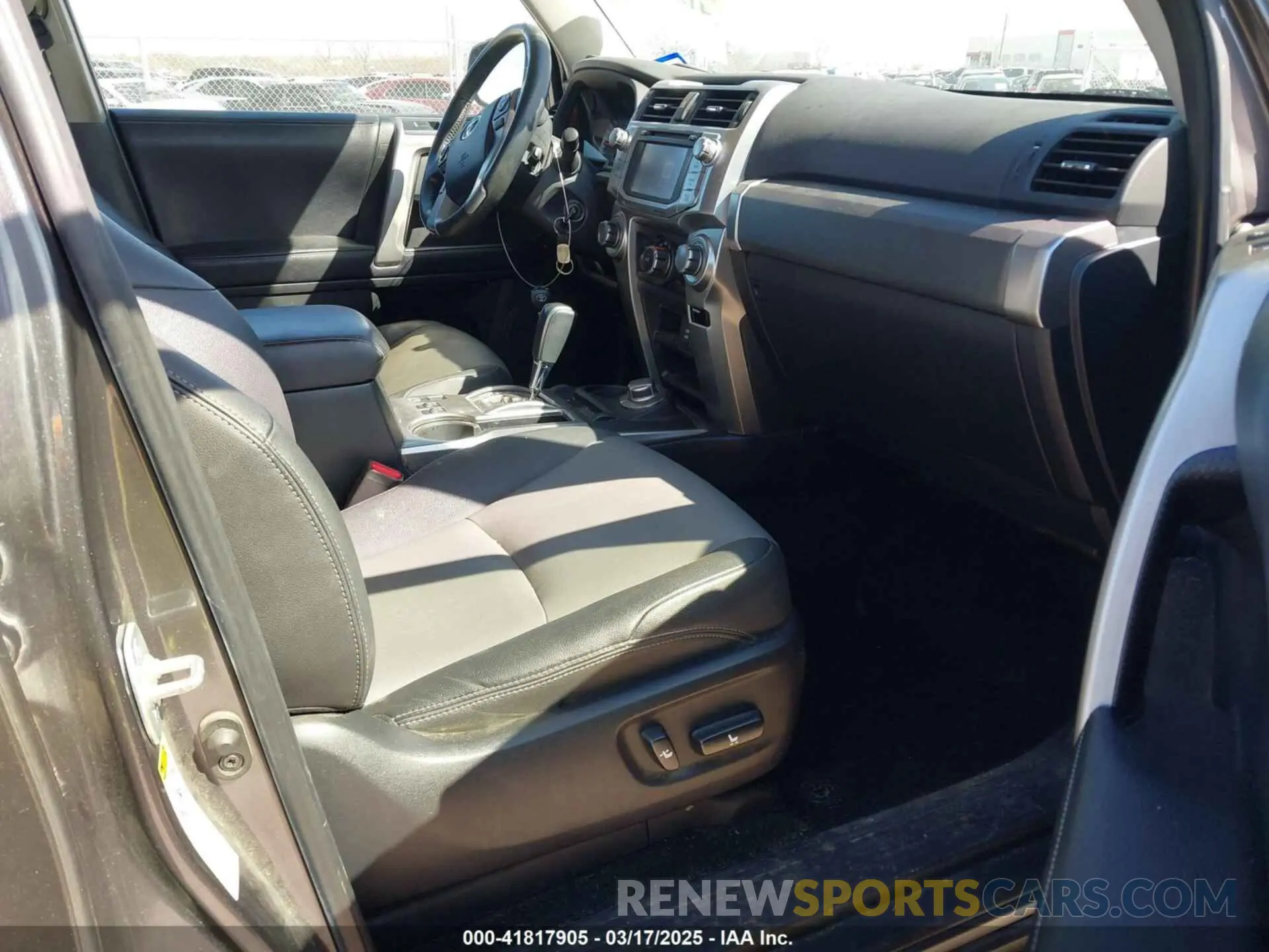 5 Photograph of a damaged car JTEBU5JR5K5616527 TOYOTA 4RUNNER 2019