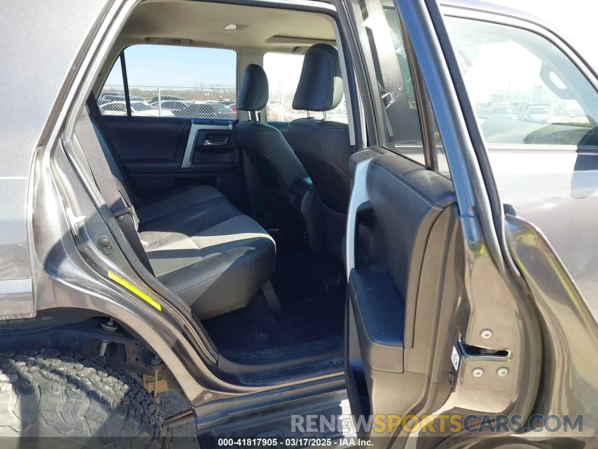 8 Photograph of a damaged car JTEBU5JR5K5616527 TOYOTA 4RUNNER 2019