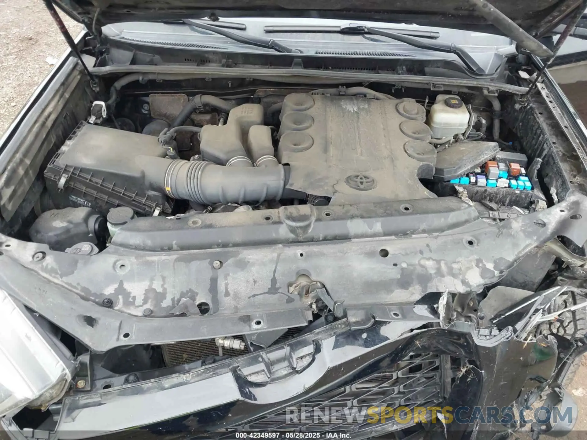 10 Photograph of a damaged car JTEBU5JR5K5622909 TOYOTA 4RUNNER 2019