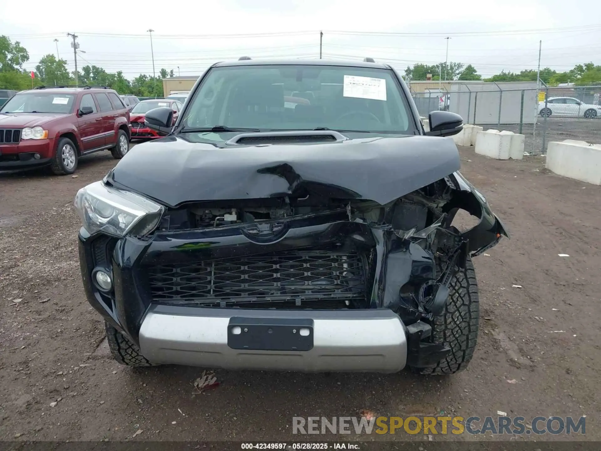 12 Photograph of a damaged car JTEBU5JR5K5622909 TOYOTA 4RUNNER 2019