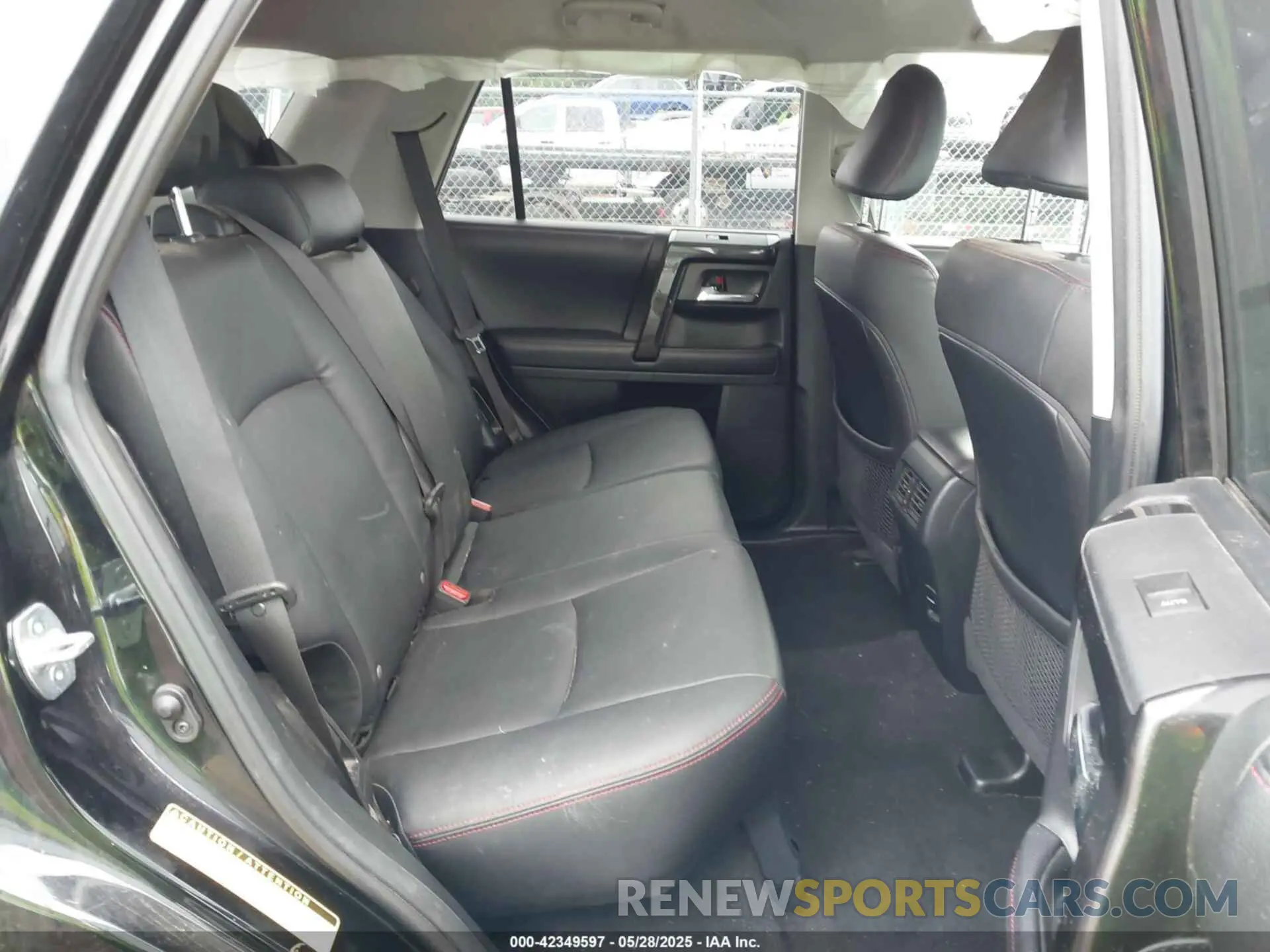 8 Photograph of a damaged car JTEBU5JR5K5622909 TOYOTA 4RUNNER 2019