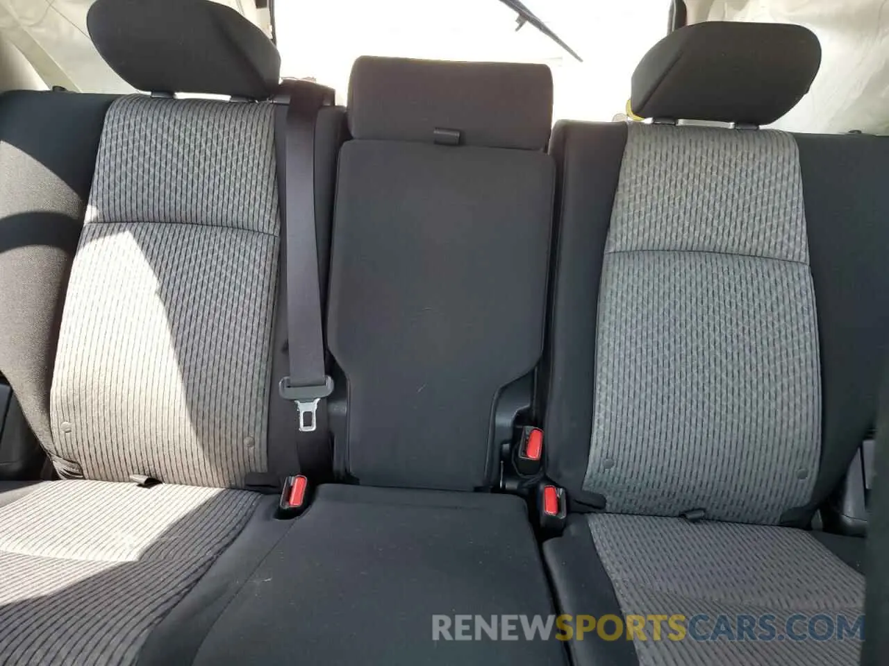10 Photograph of a damaged car JTEBU5JR5K5640469 TOYOTA 4RUNNER 2019