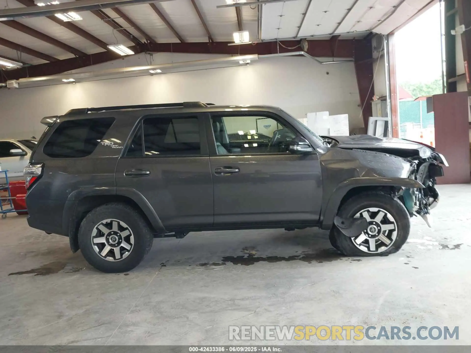 13 Photograph of a damaged car JTEBU5JR5K5642173 TOYOTA 4RUNNER 2019