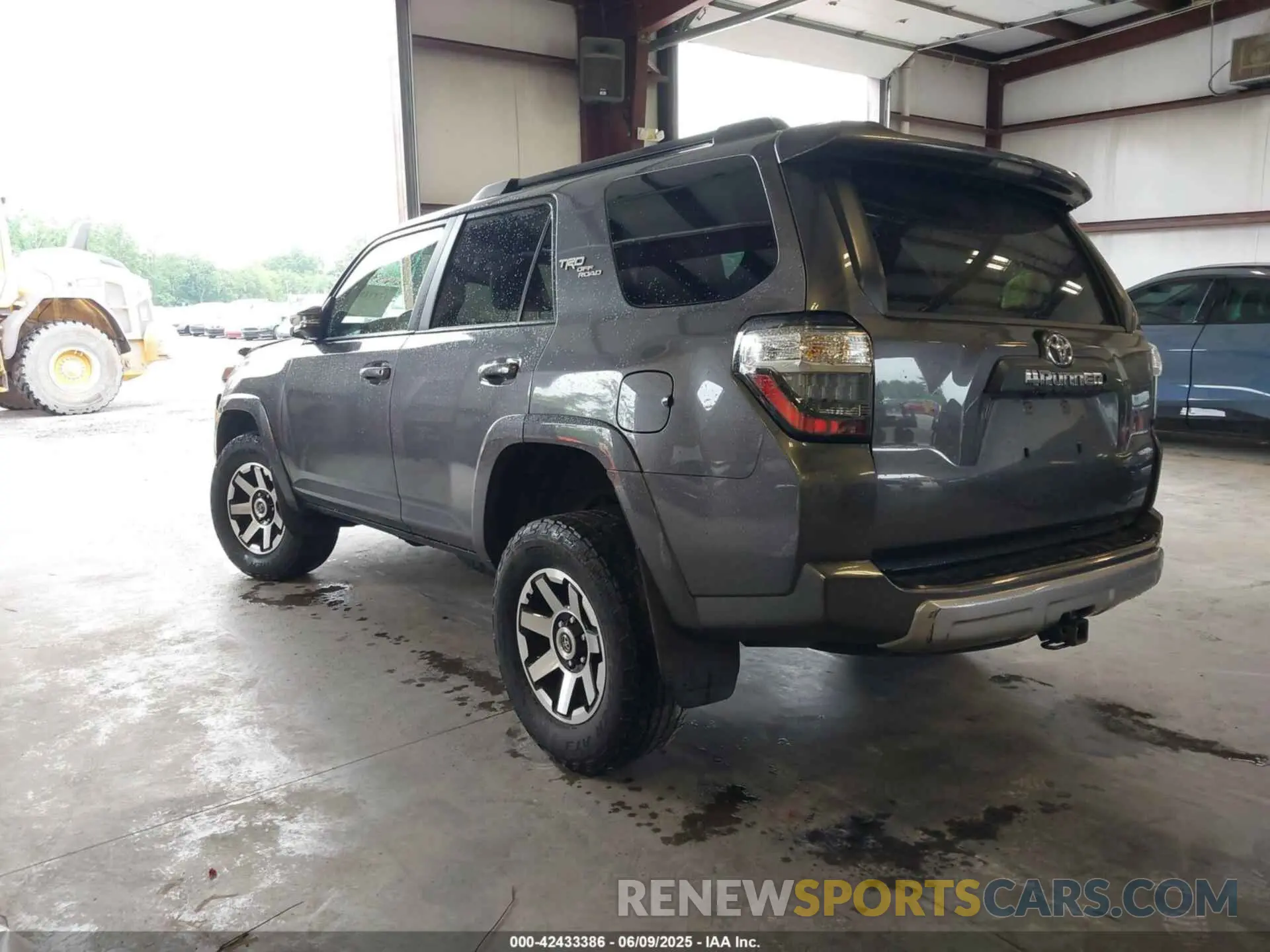 3 Photograph of a damaged car JTEBU5JR5K5642173 TOYOTA 4RUNNER 2019
