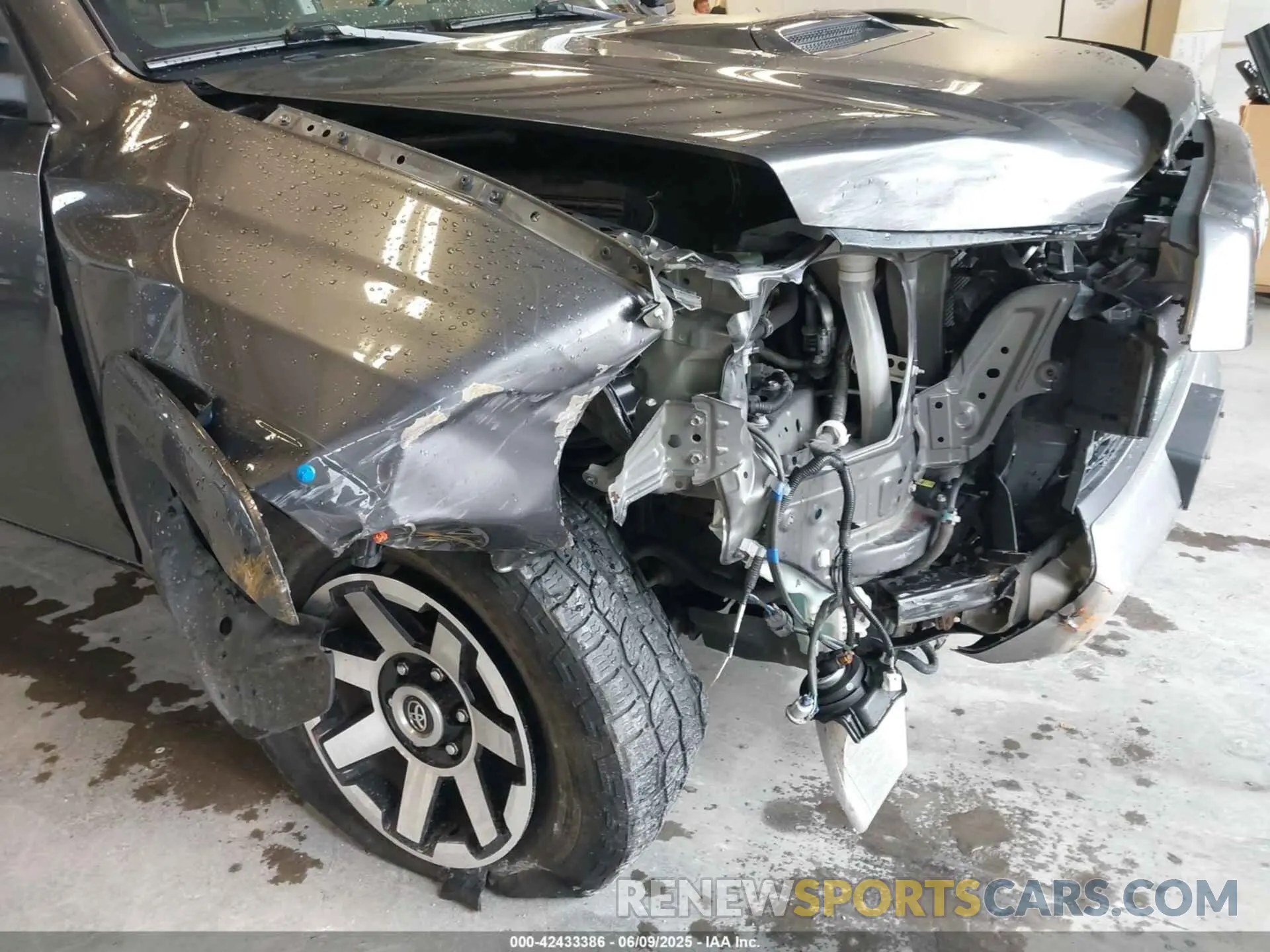 6 Photograph of a damaged car JTEBU5JR5K5642173 TOYOTA 4RUNNER 2019
